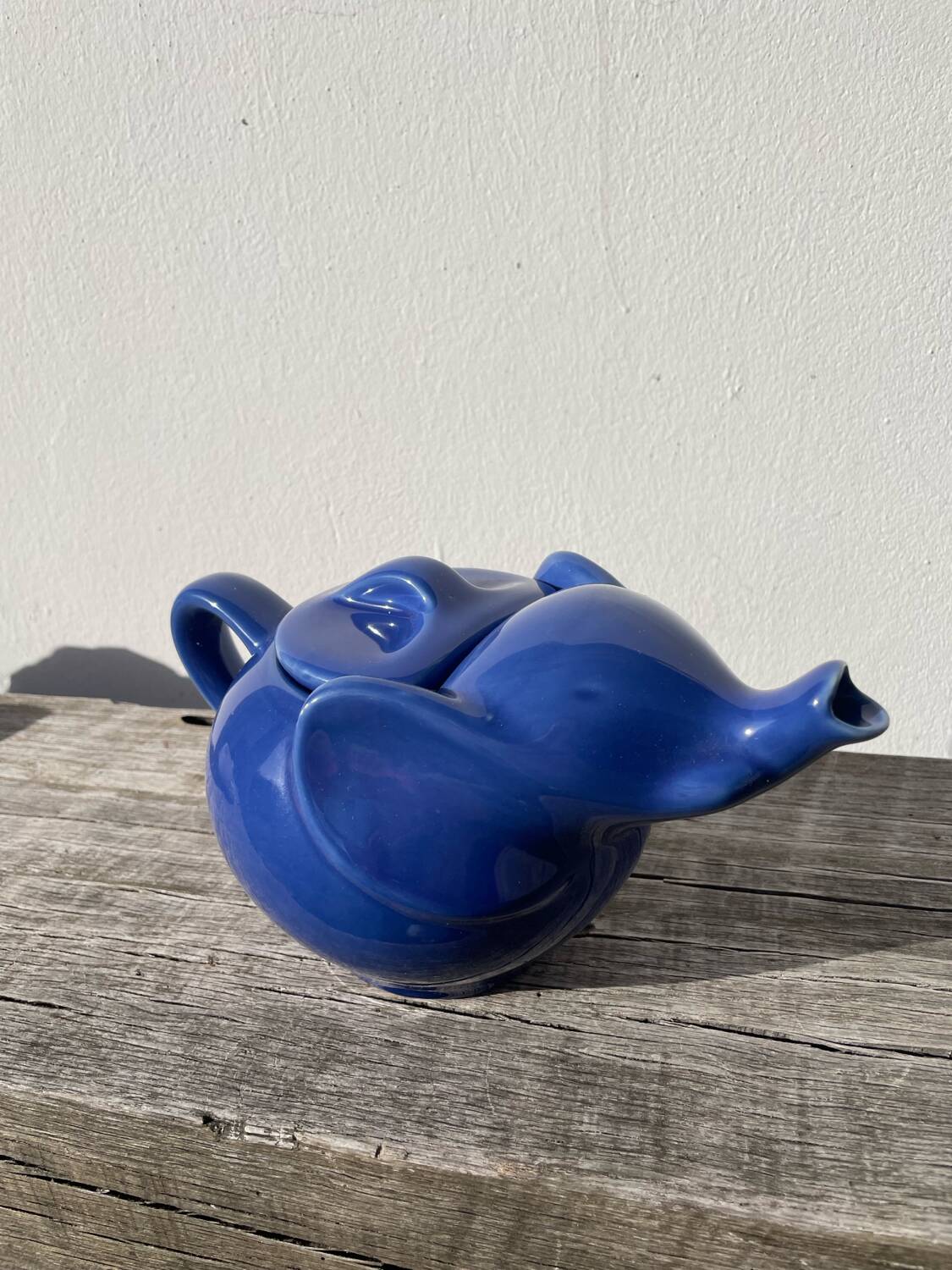Blue elephant slush teapot