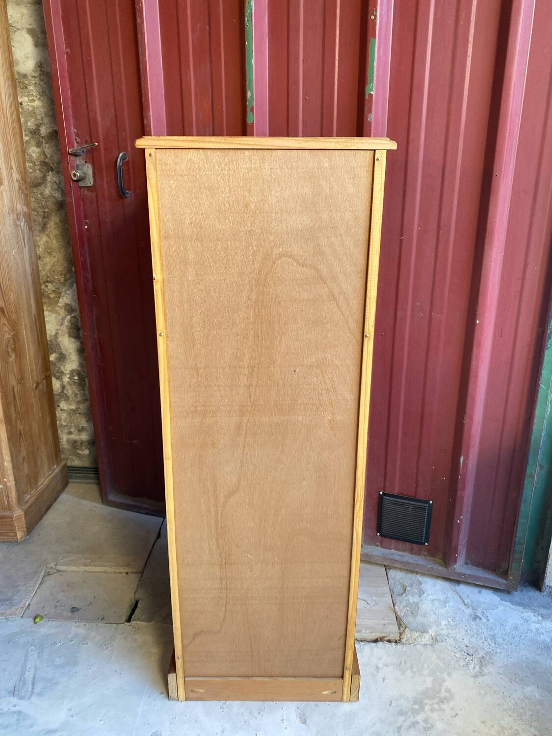 Curtain filing cabinet