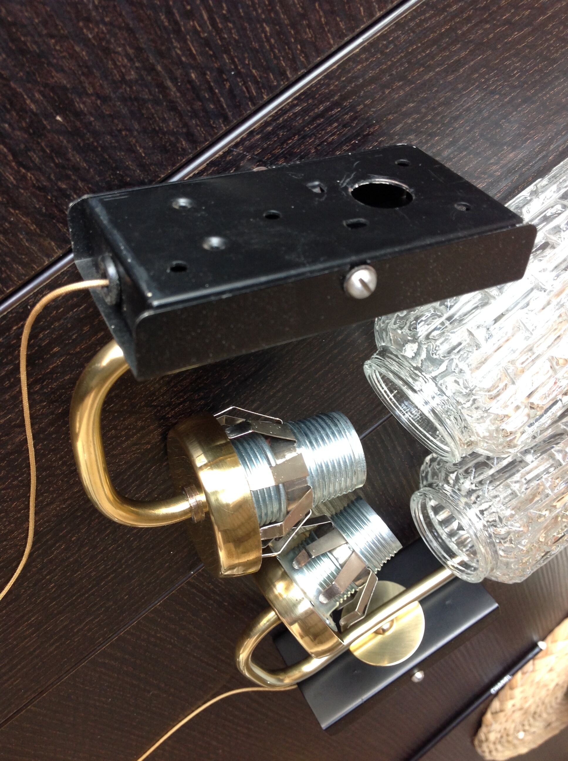 Pair of brass sconces and tulip glass 60