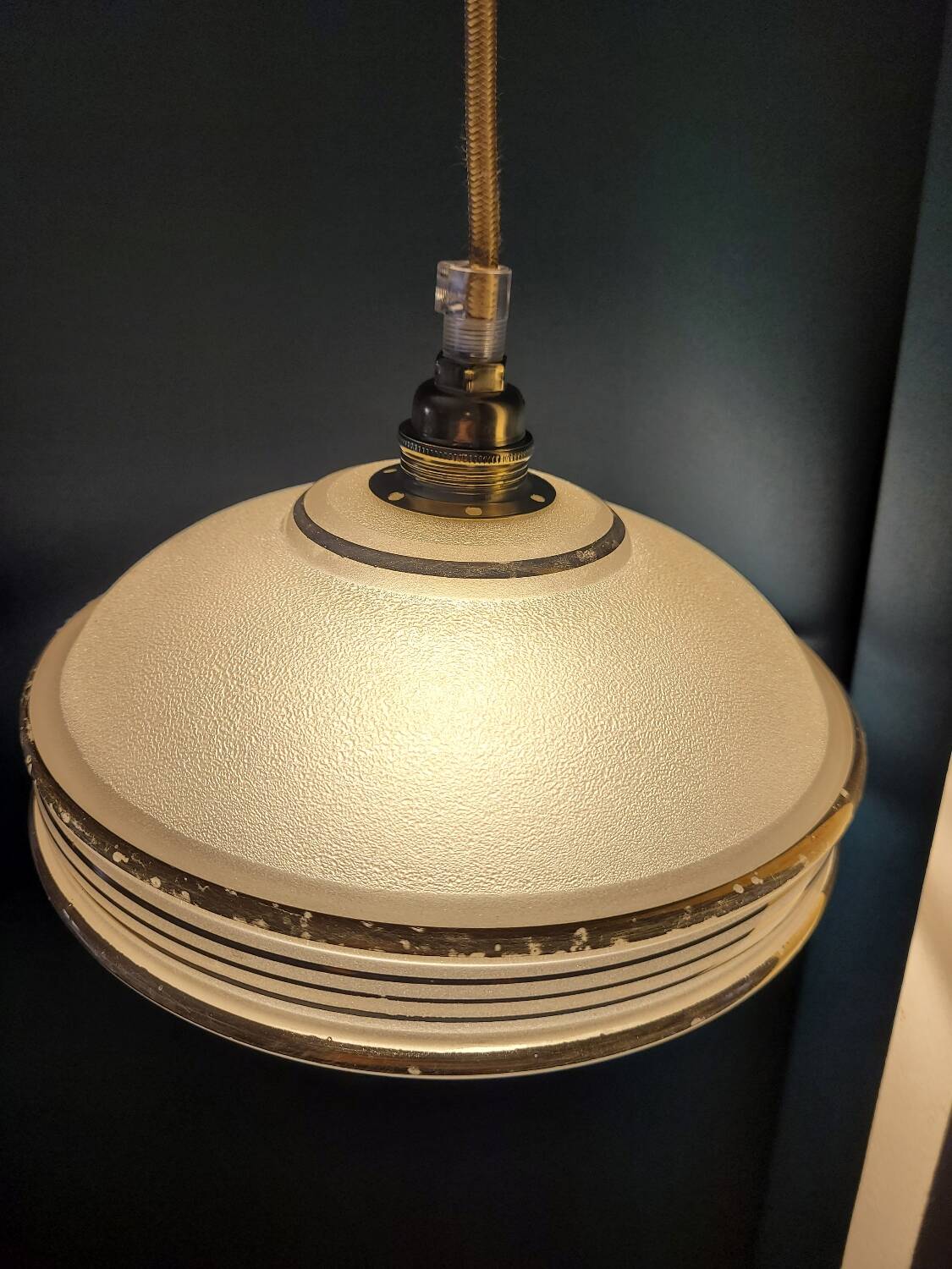 Frosted glass saucer lamp with golden edges