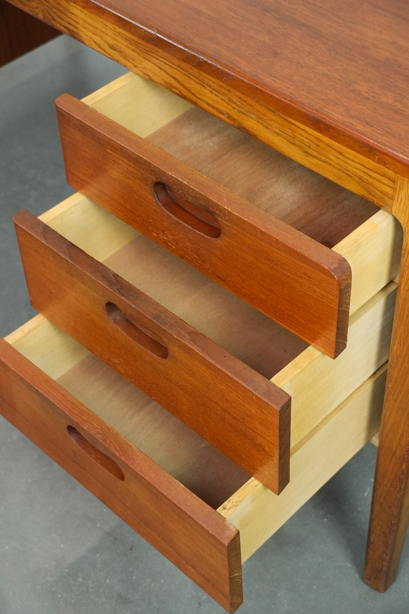 Vintage German design desk by Hartmut Lohmeyer for Wilkhahn with 6 drawers