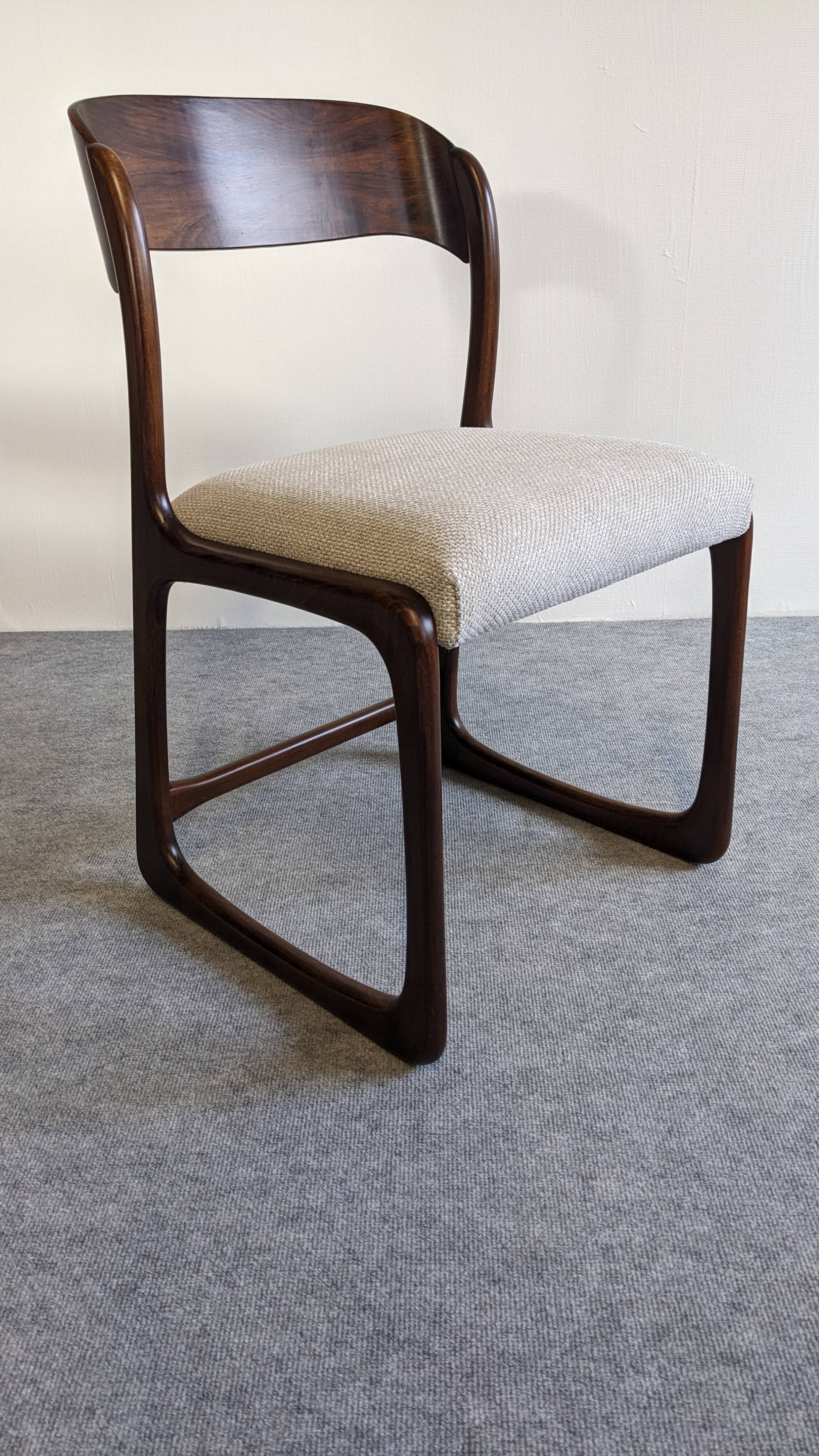 Series of 6 Baumann sled chairs from the 60s/70s