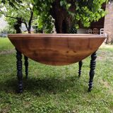 Table with flaps and castors