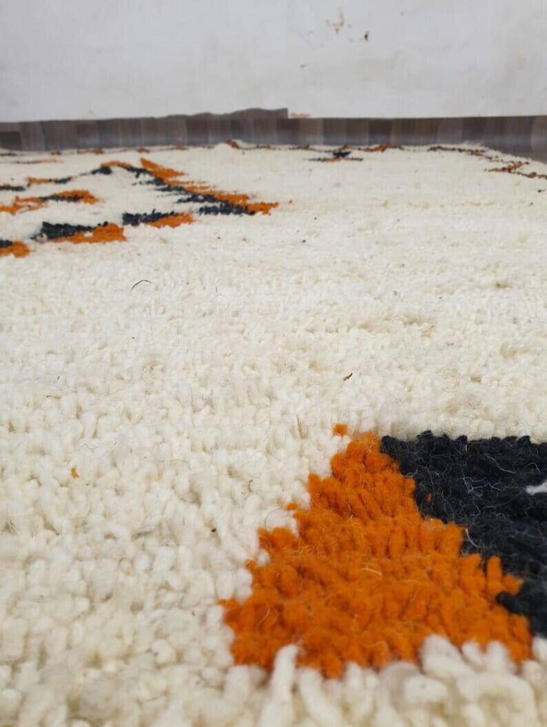 Moroccan Berber rug 250cm x 150cm