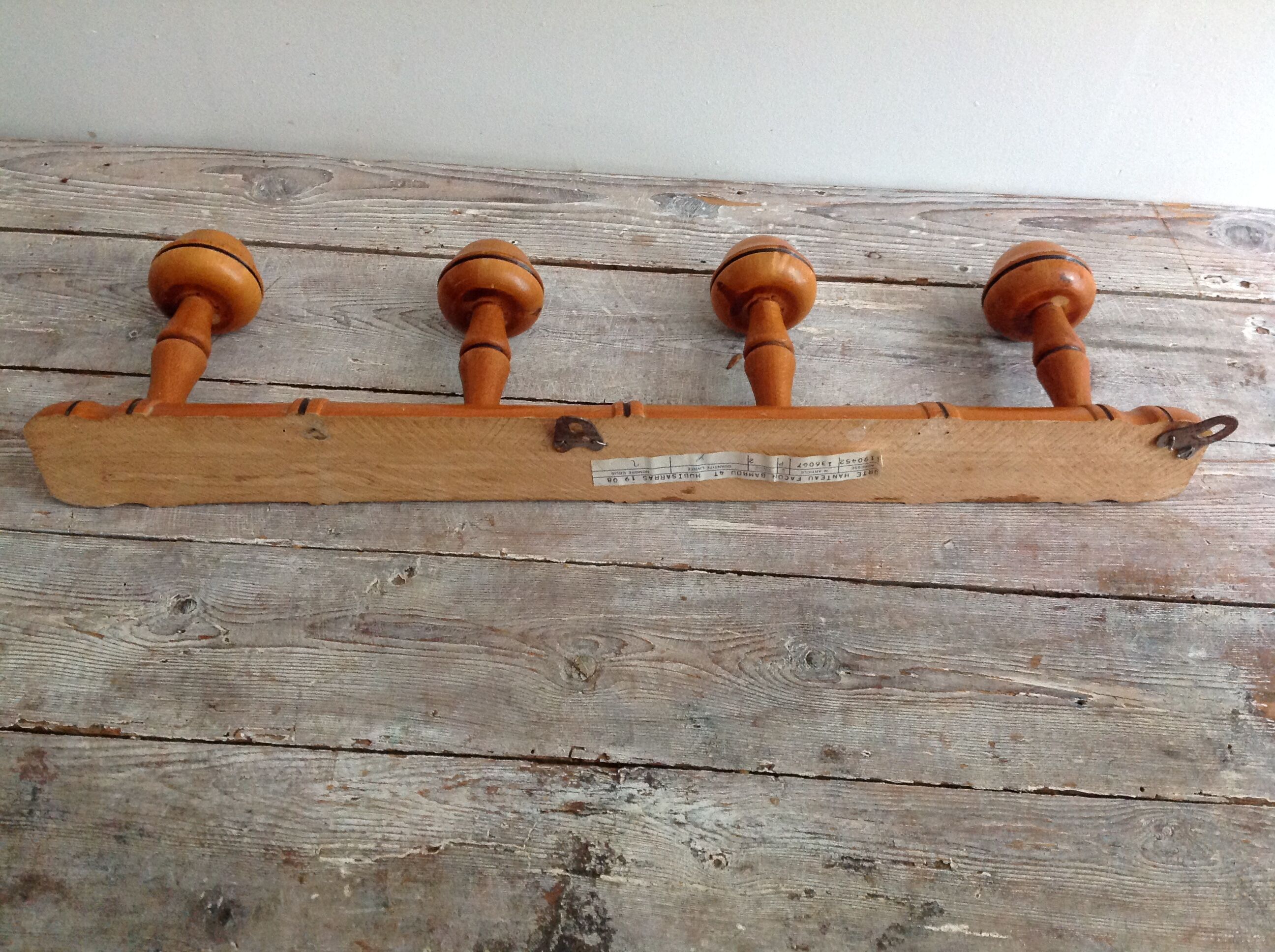 Bamboo-style coat hanger