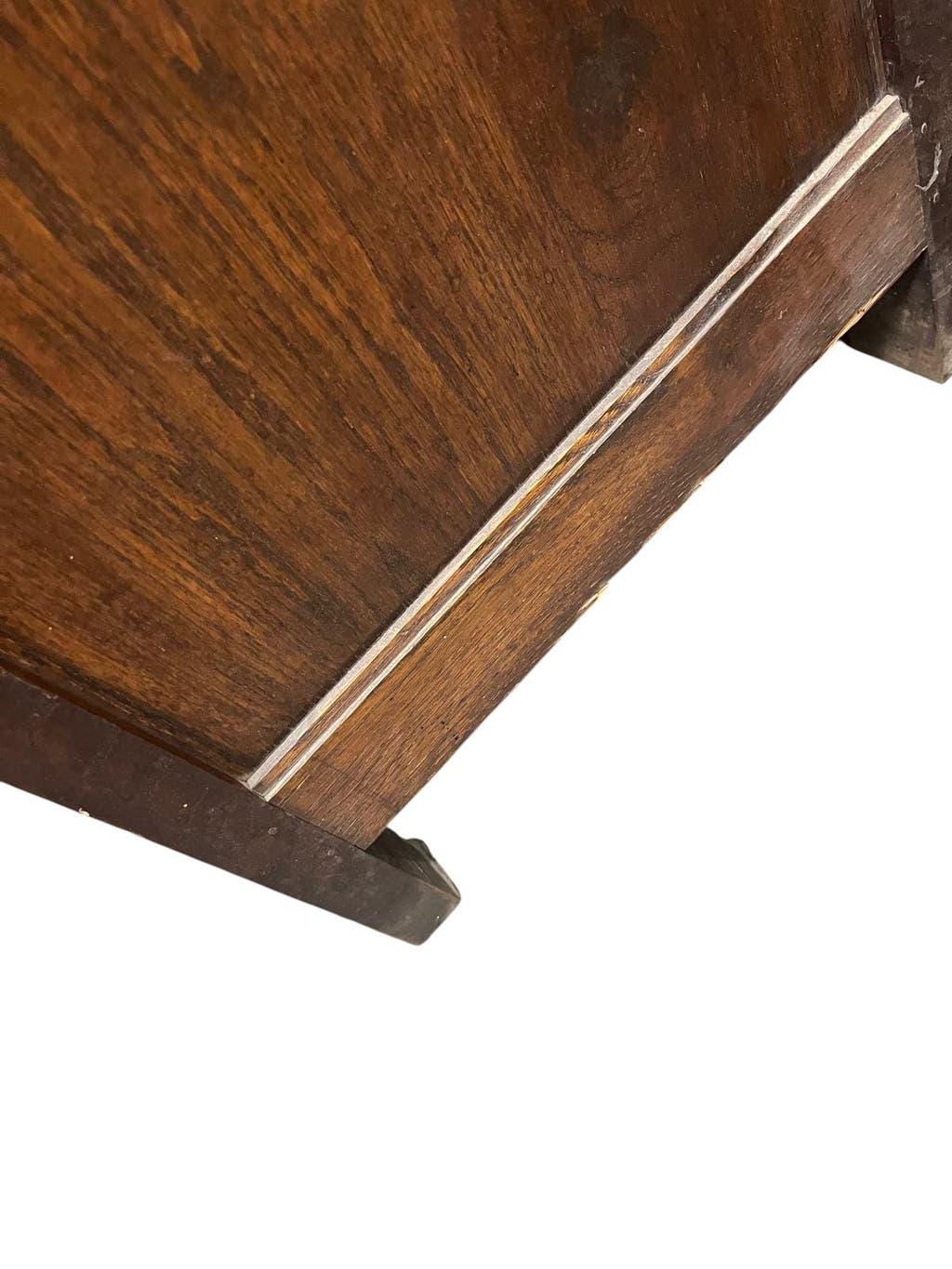 XL vintage display cabinet in wood, very tall, with embossed glass.