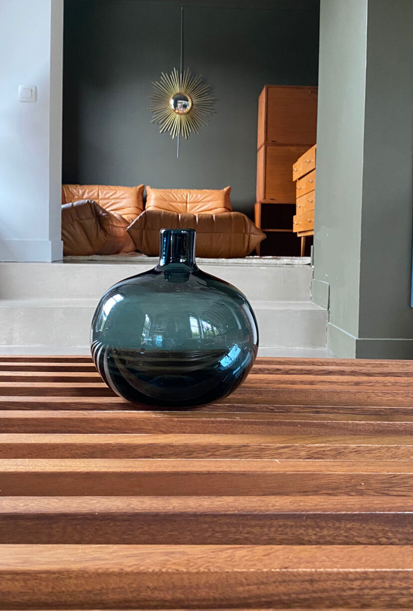 Morin ball vase