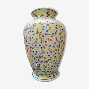 Vase hand painted