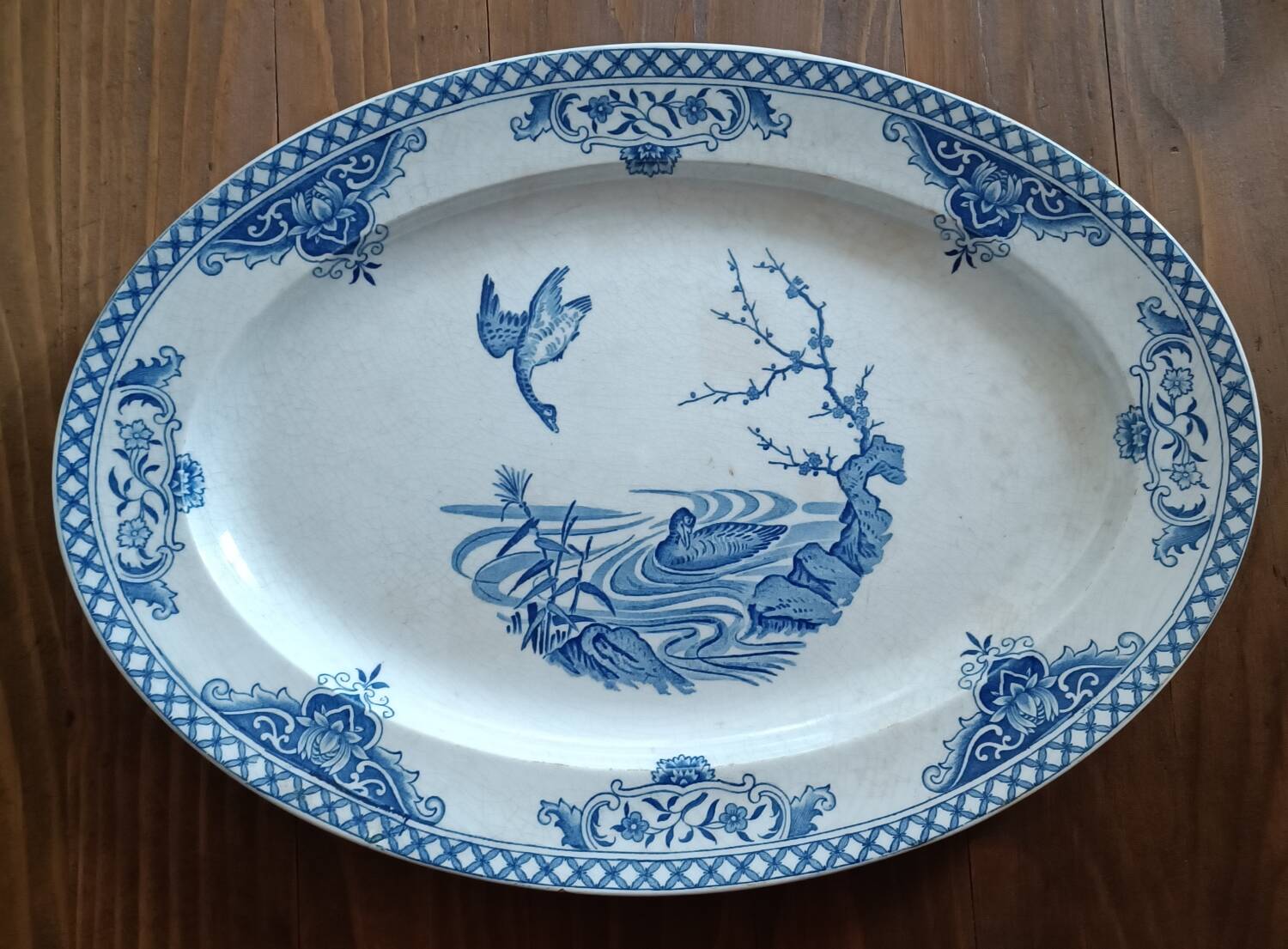 Oval dish in shades of blue in Gien earthenware