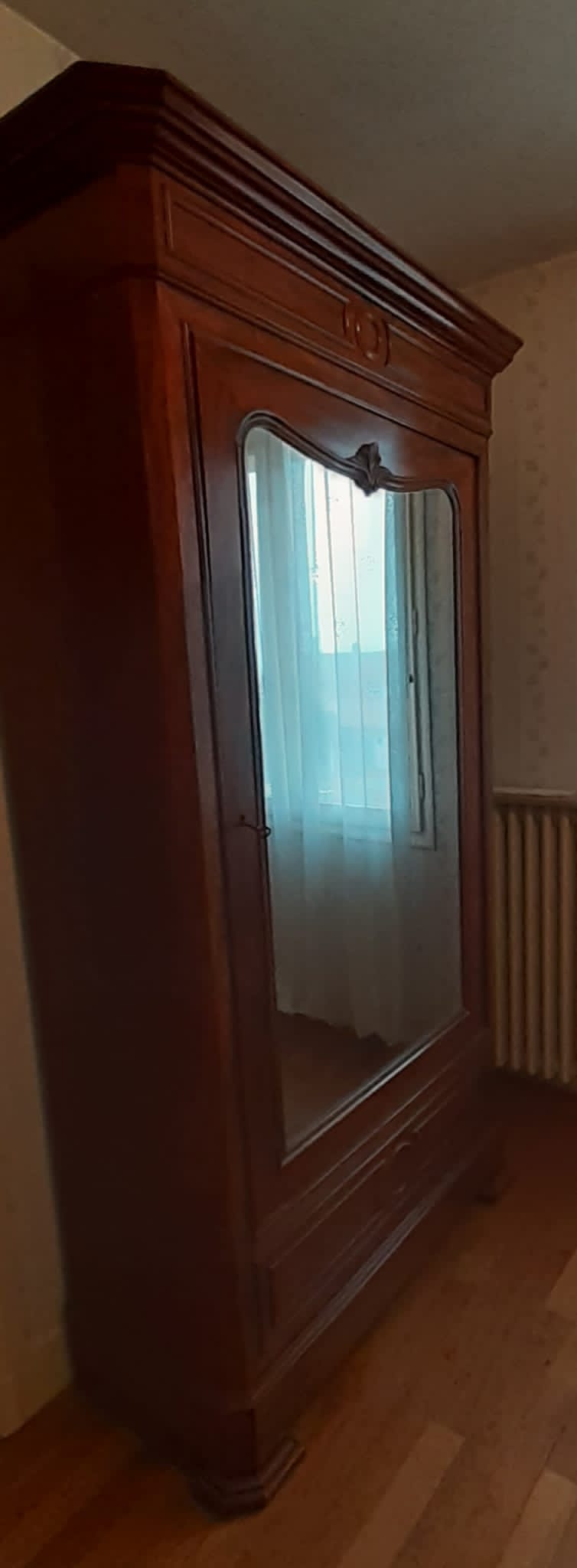 Armoire à glace en acajou