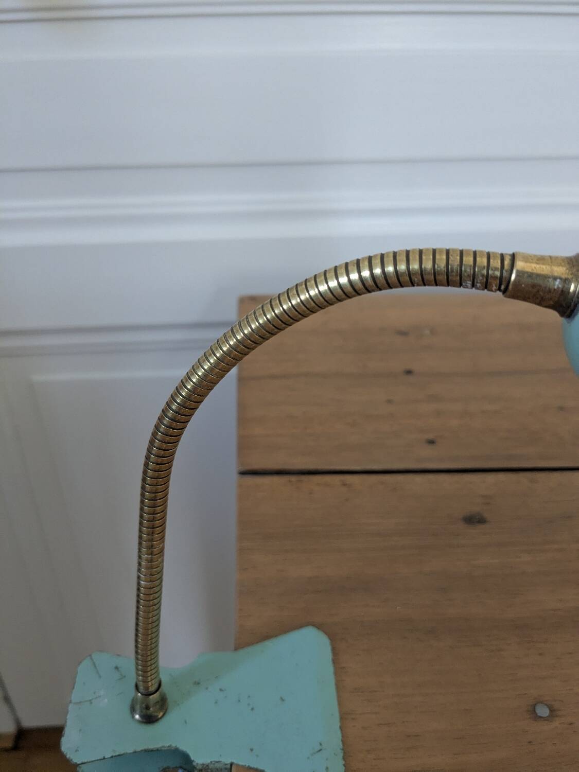 Vintage clip-on casserole lamp