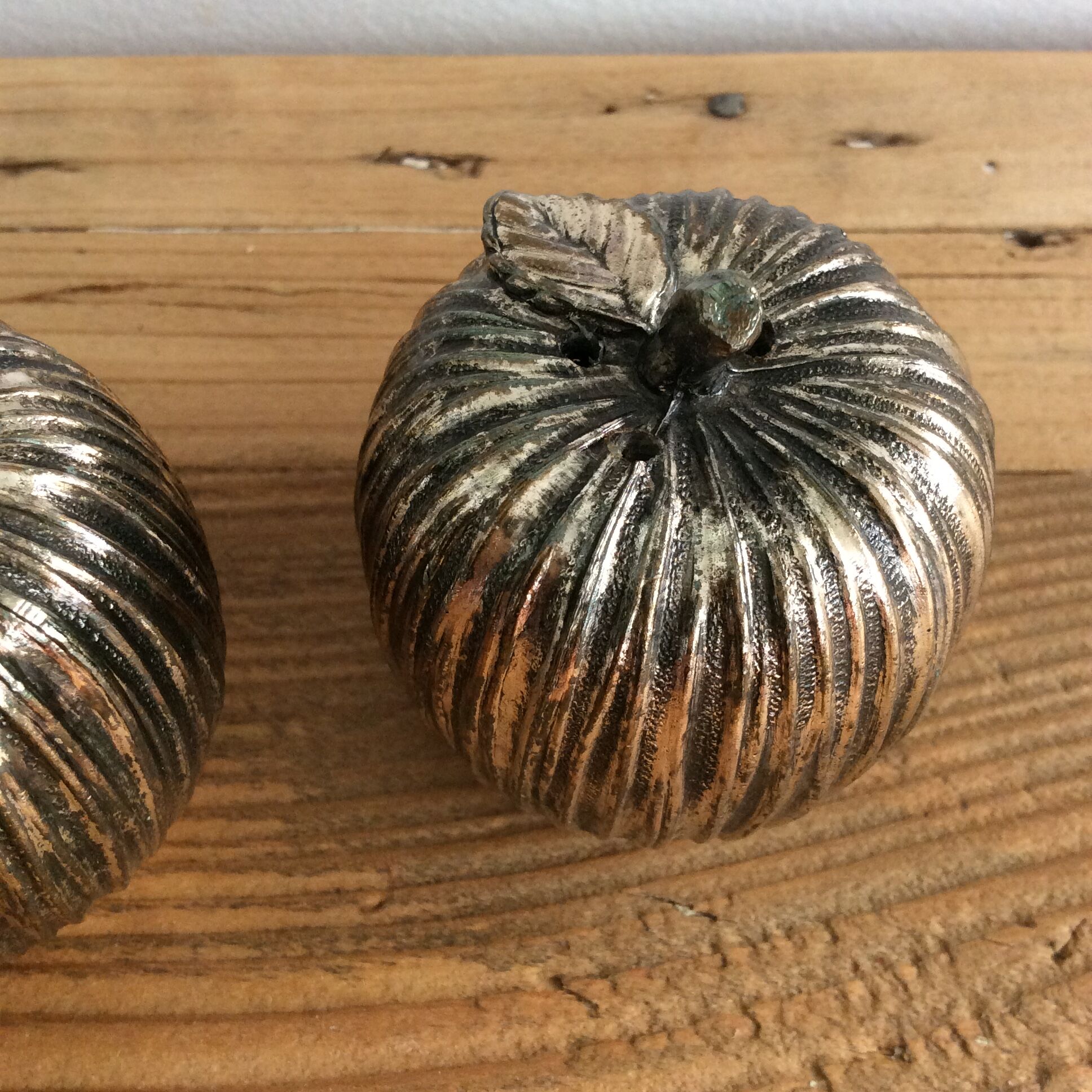 small apple metal salt ingsel