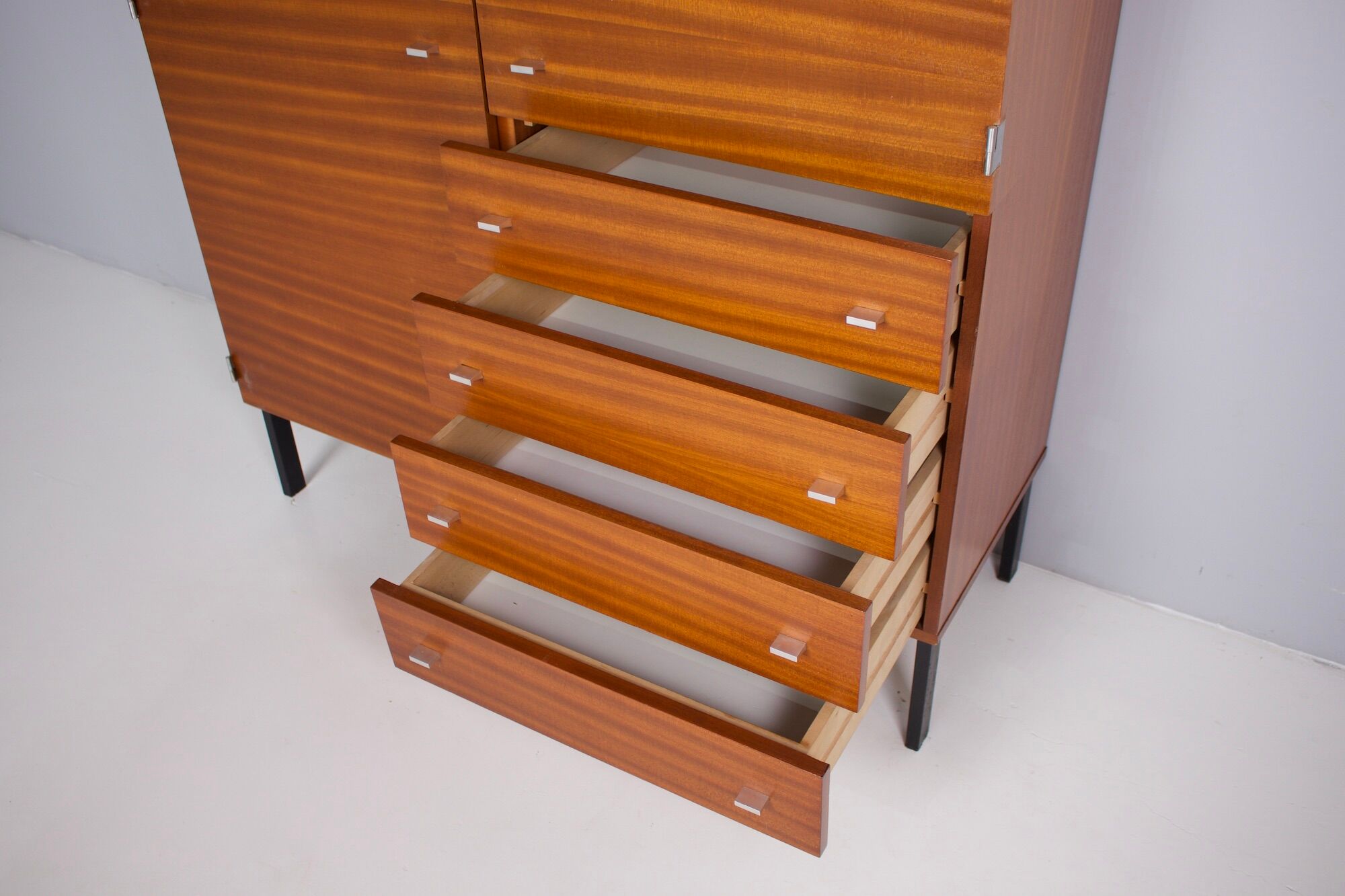 Wardrobe by Pierre Guariche, Meurop edition