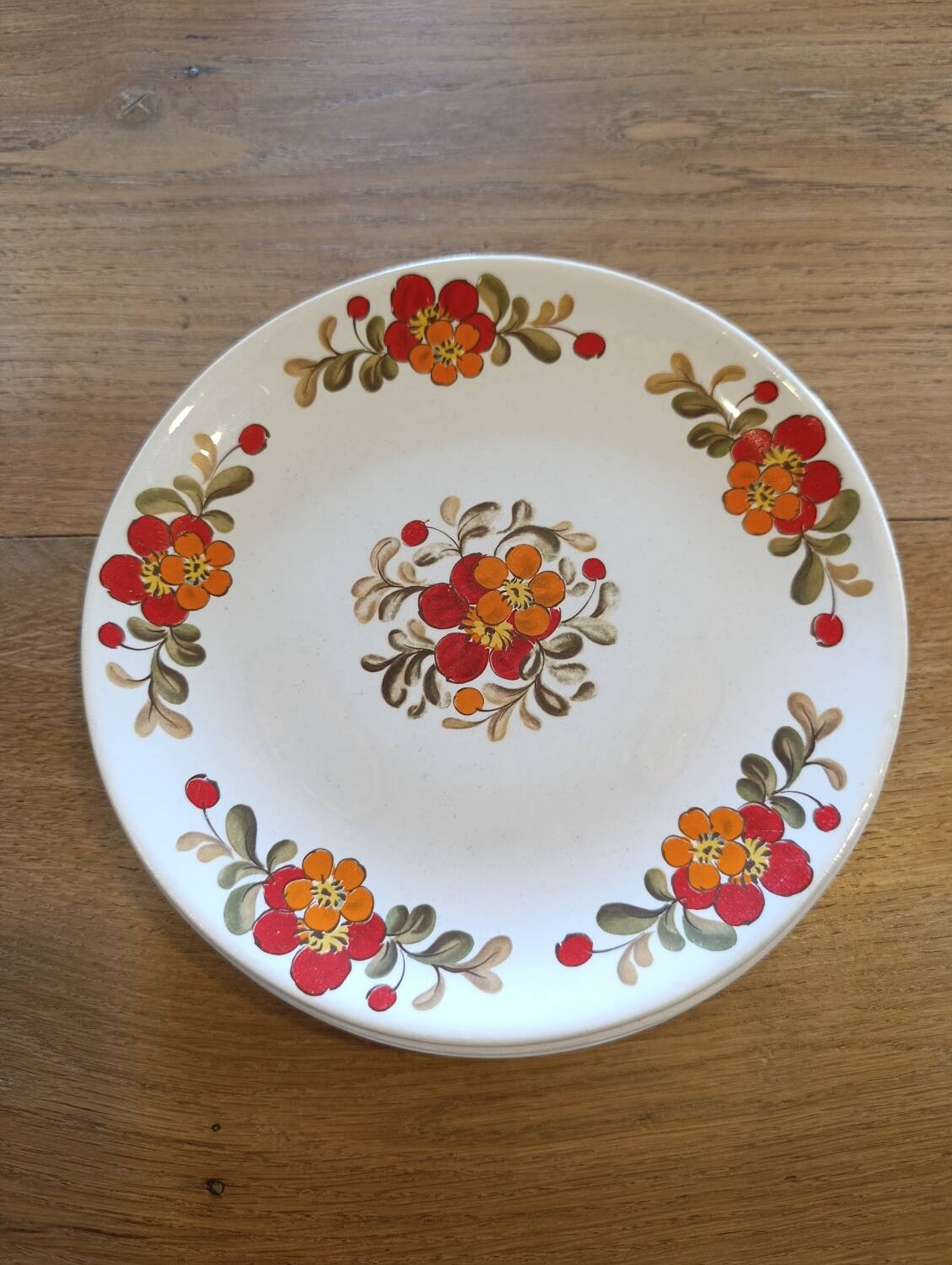 Set of 6 vintage Moulin des Loups plates