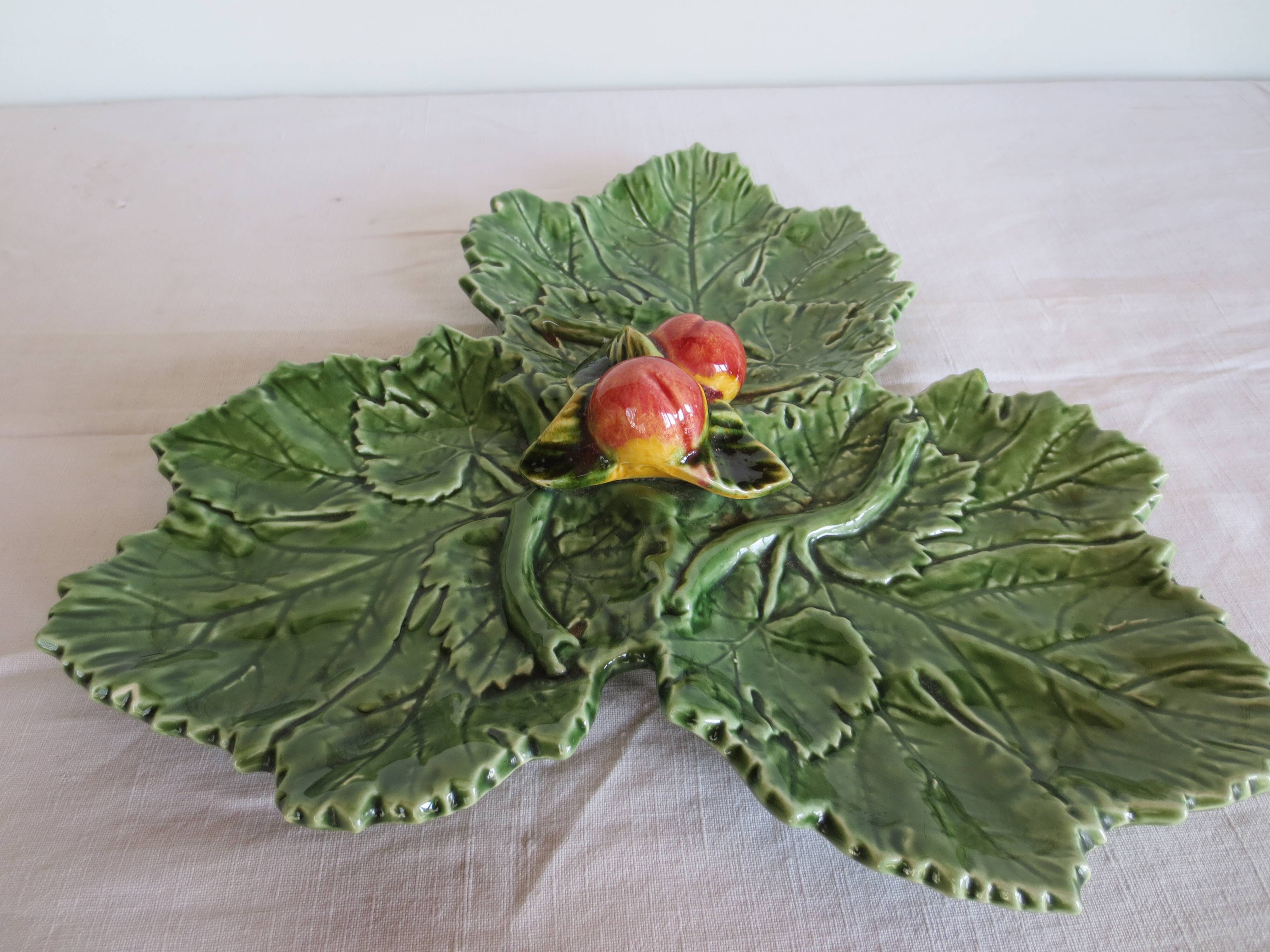Presentation dish in green slipware