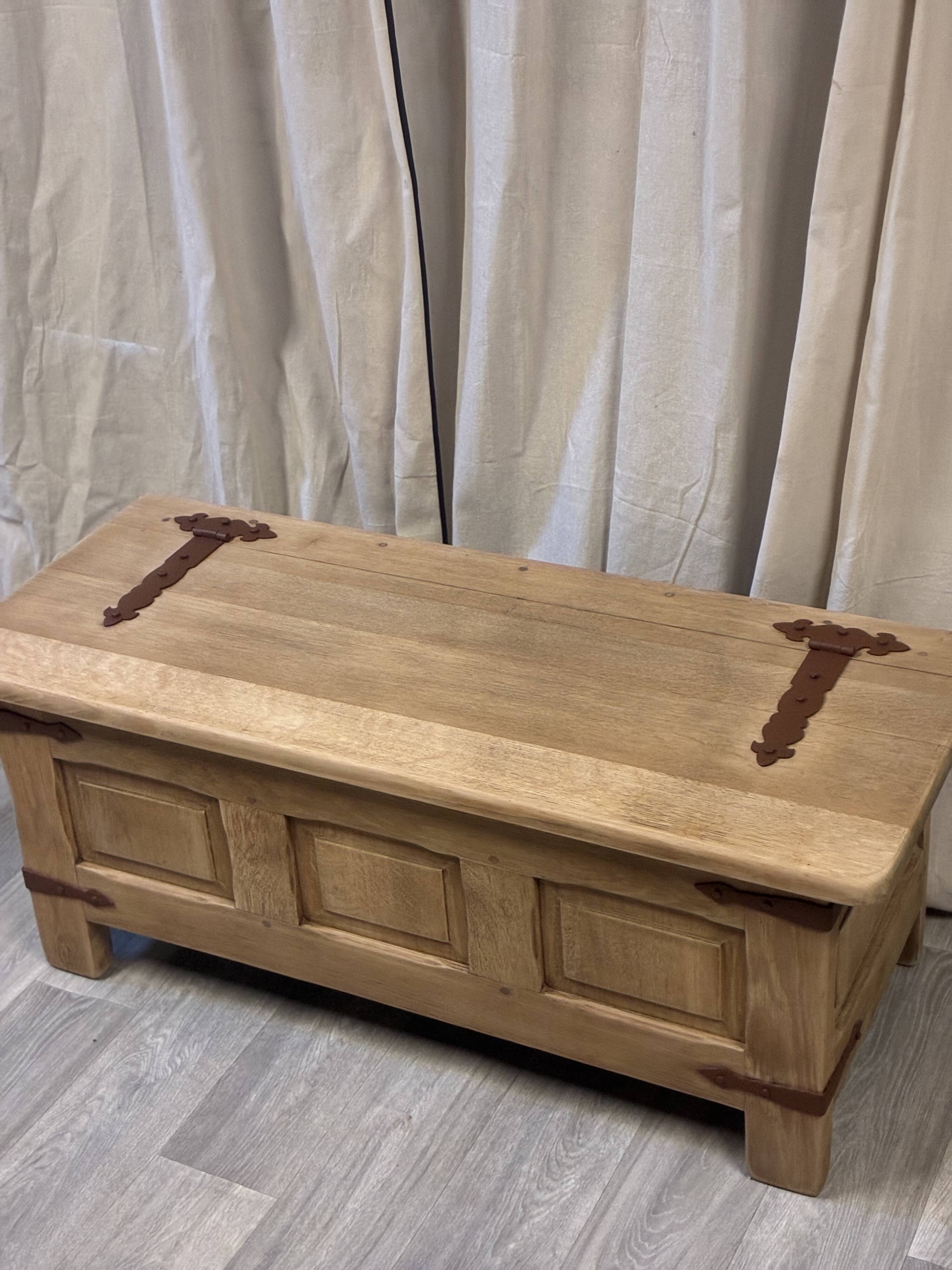 Coffre en bois