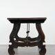 Table espagnole antique du début du XVIIIe siècle avec un pied en fonte.