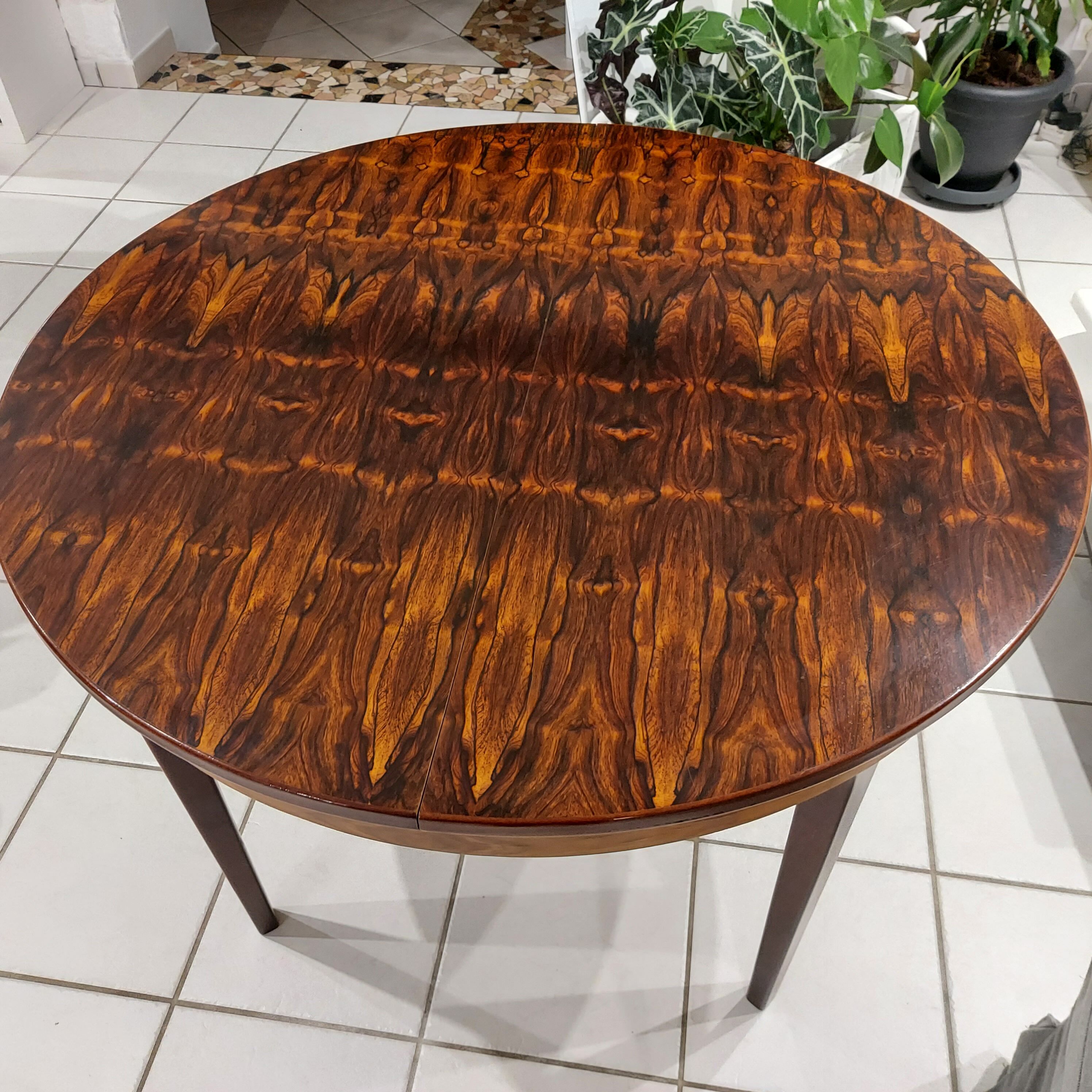 Scandinavian extendable rosewood table from the 1970s