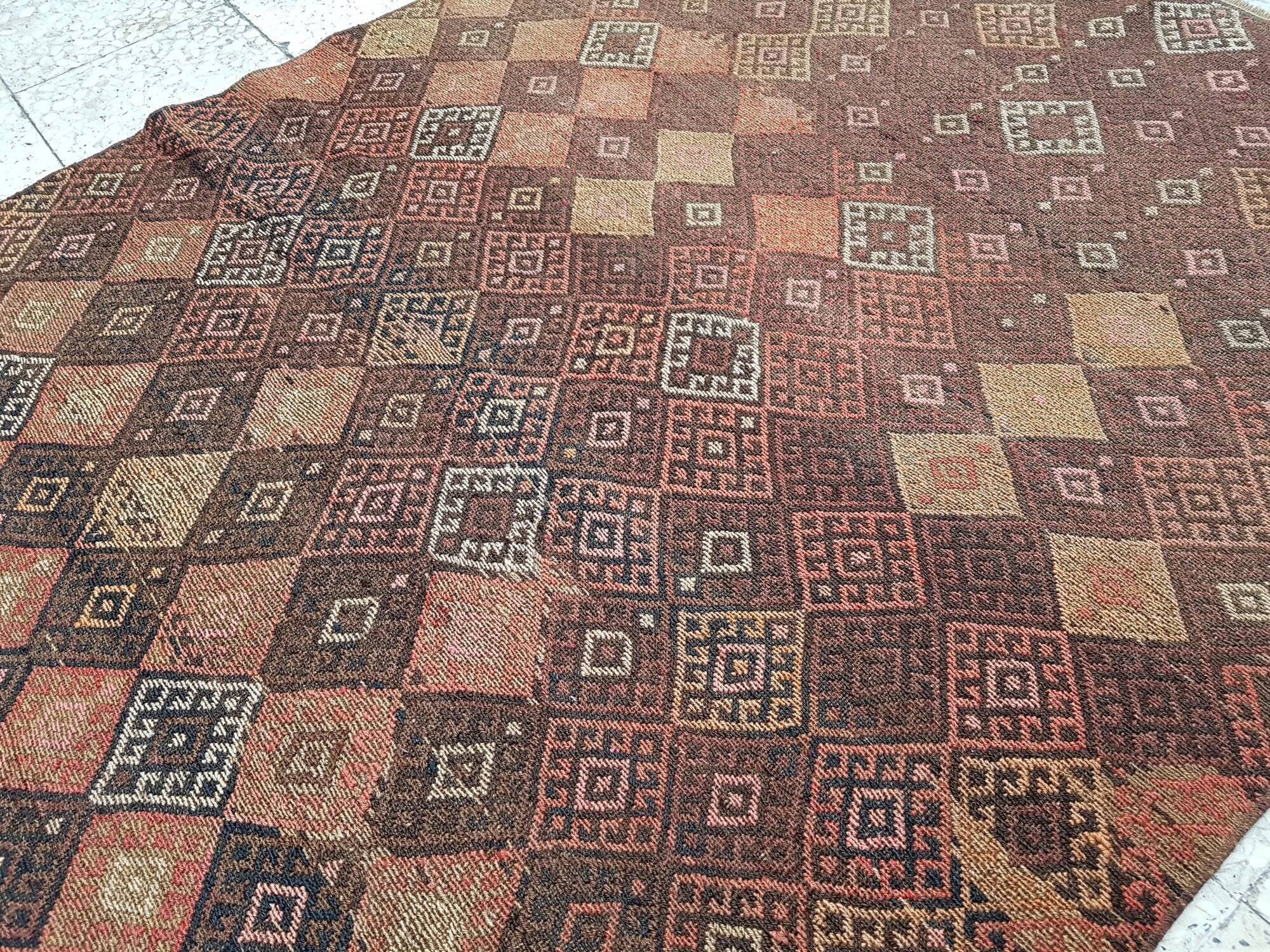Vintage handmade Turkish rug 128x190 cm