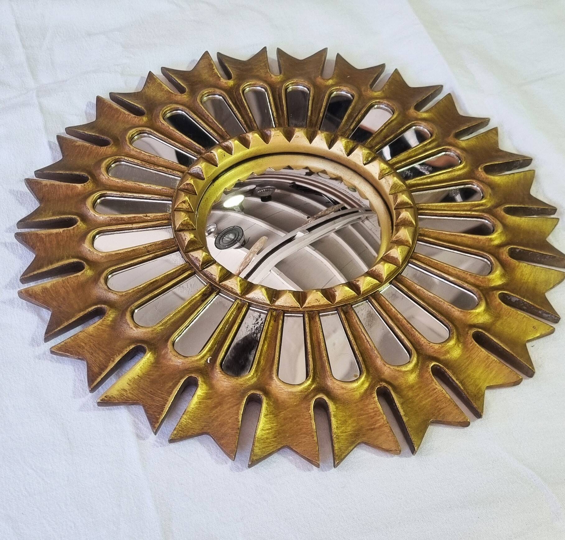 Faceted witch mirror