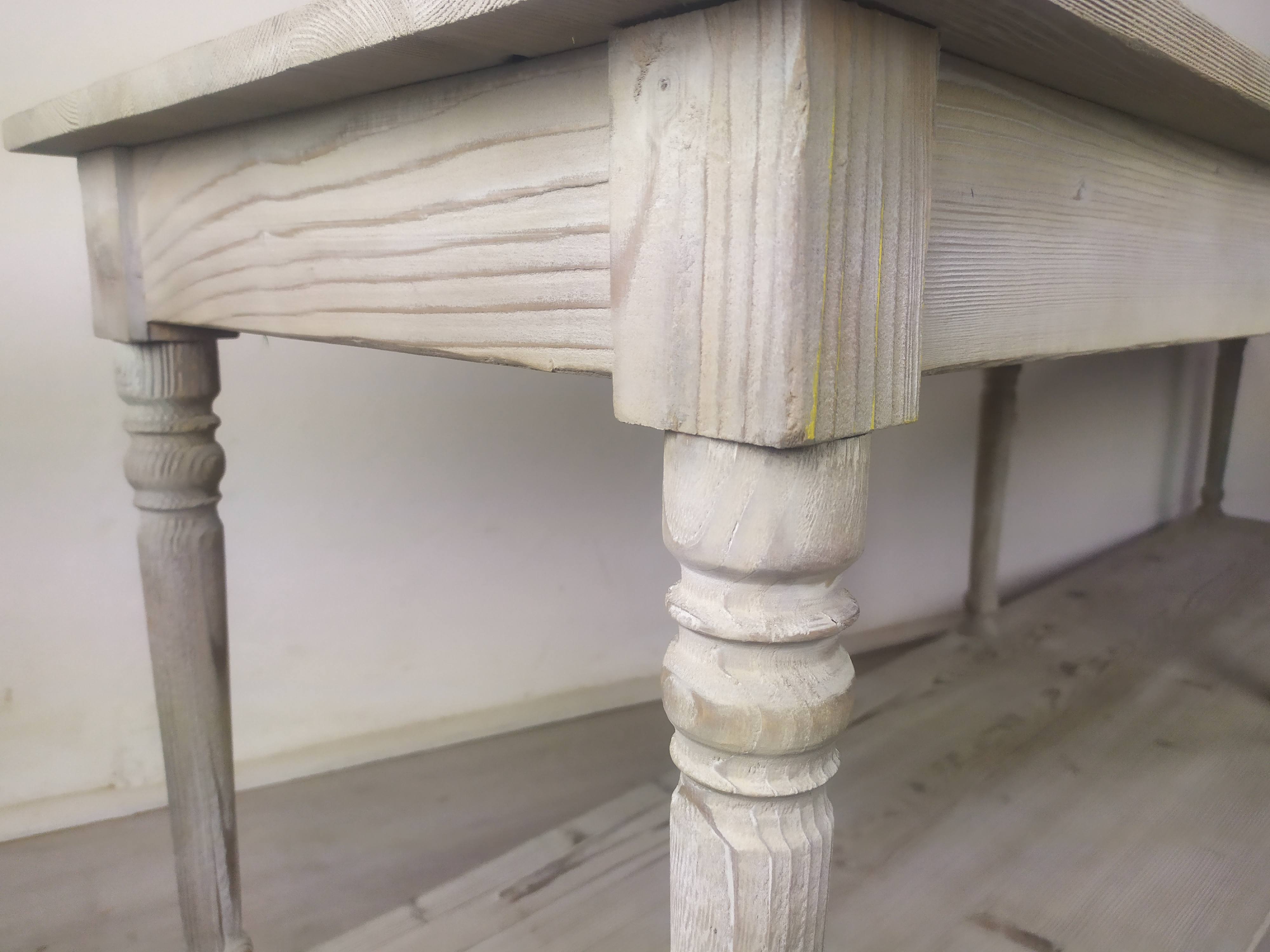 Table serving draper