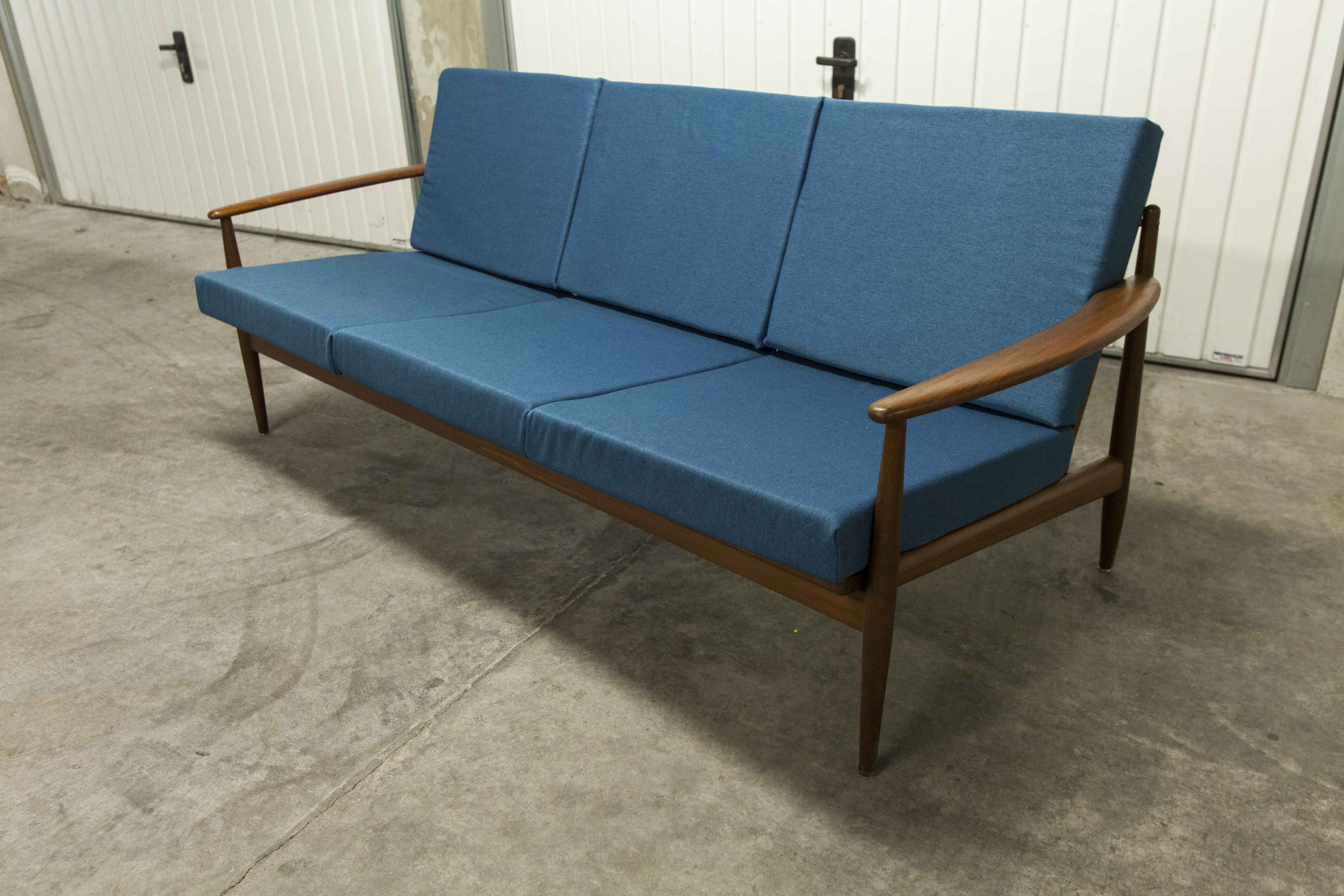 Scandinavian sofa 3 places in teak 1960 restored