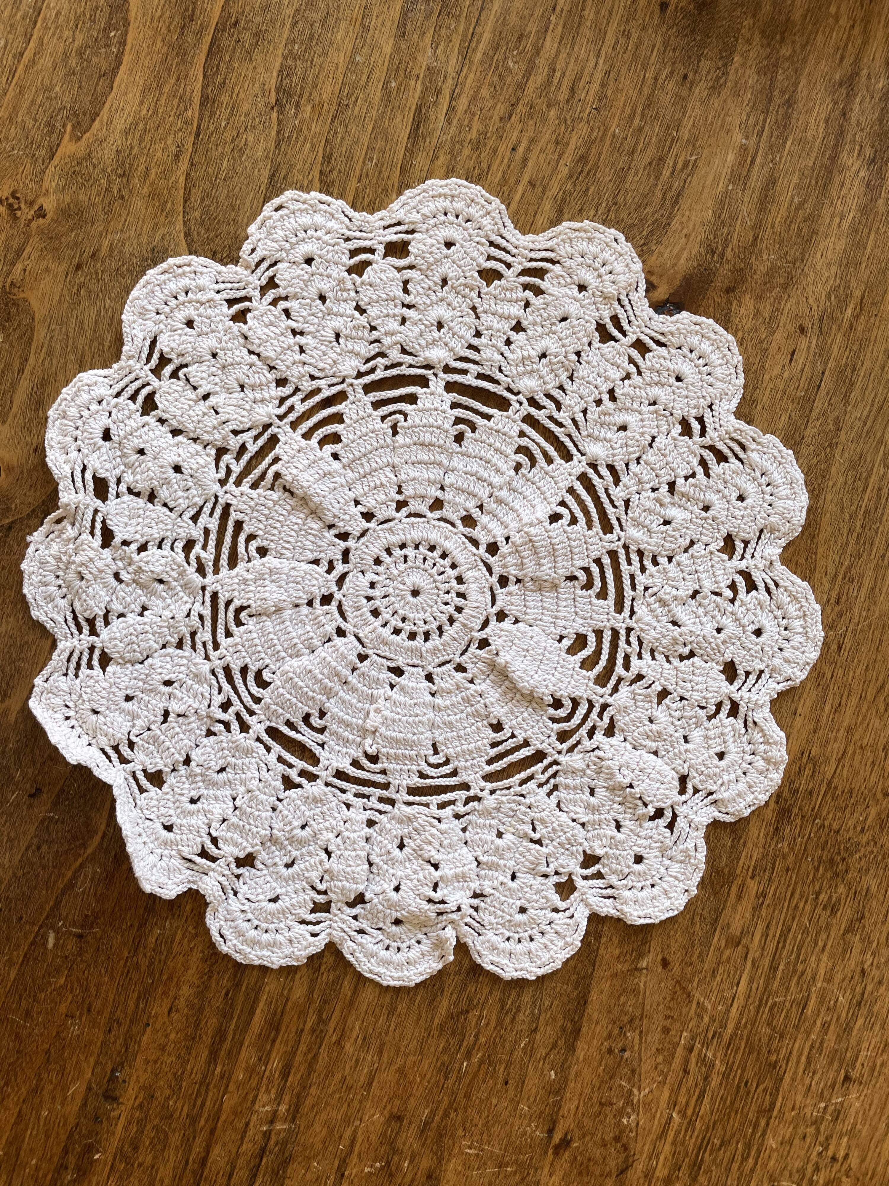 1 crochet doily, ecru - vintage, old
