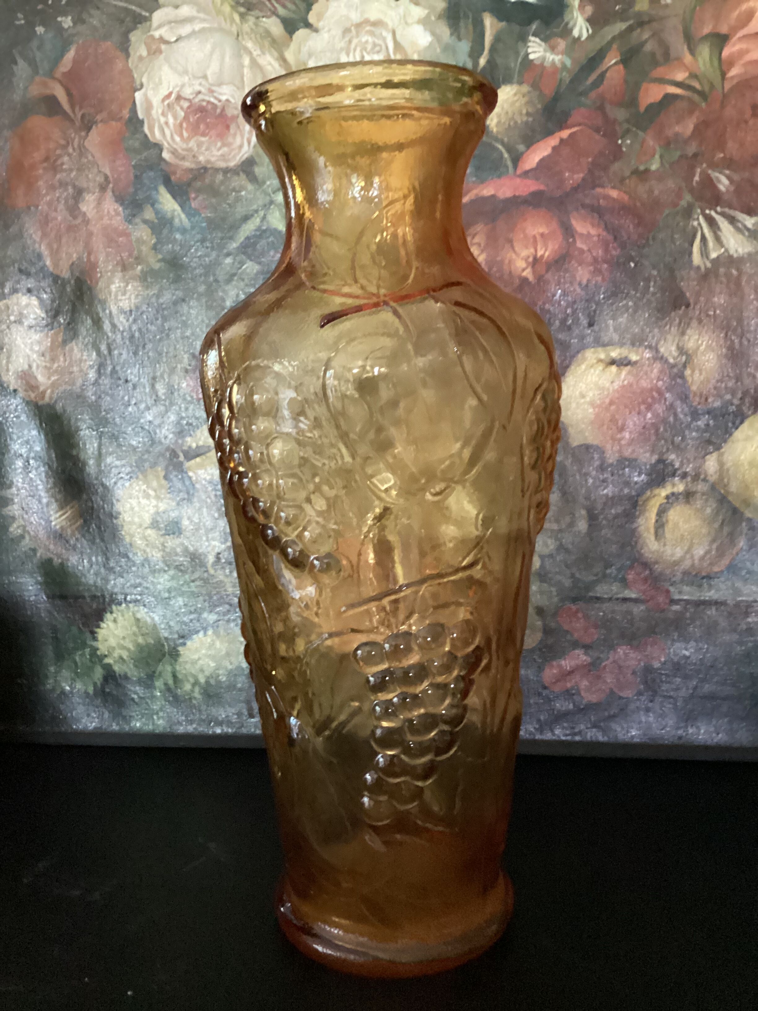 Italian vase in amber colored glass around the 1970s dimension -H-32,5cm L-14cm-