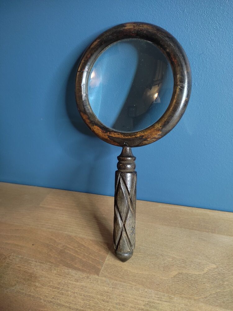 Magnifier in solid wood carved ch 0222f001 old vintage