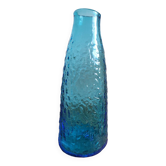 Carafe en verre bleu
