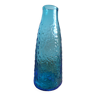 Carafe en verre bleu