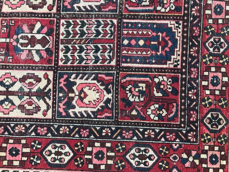 Carpet vintage Persian Bakhtiar made hand 144 x 198 cm