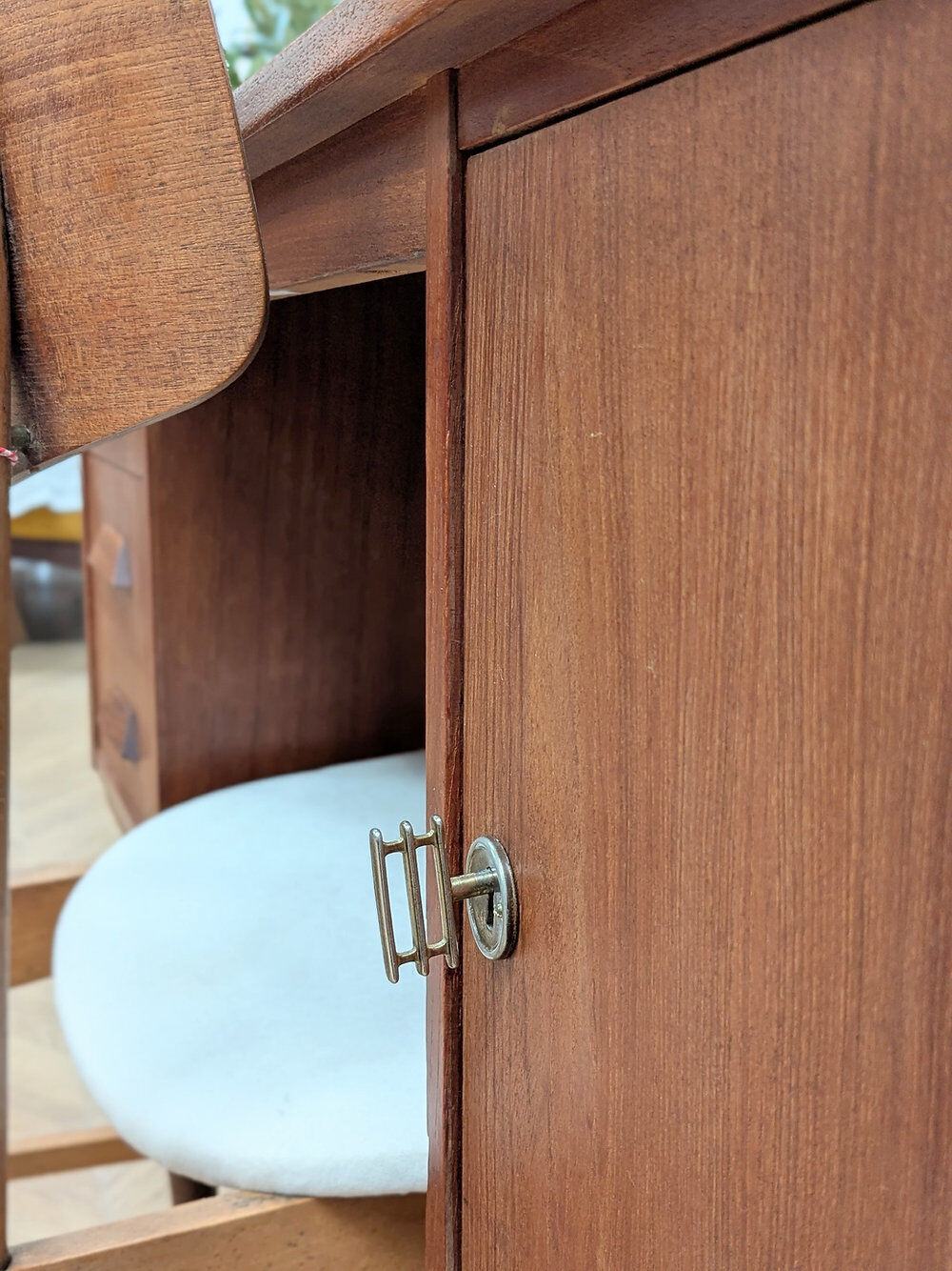 Scandinavian desk