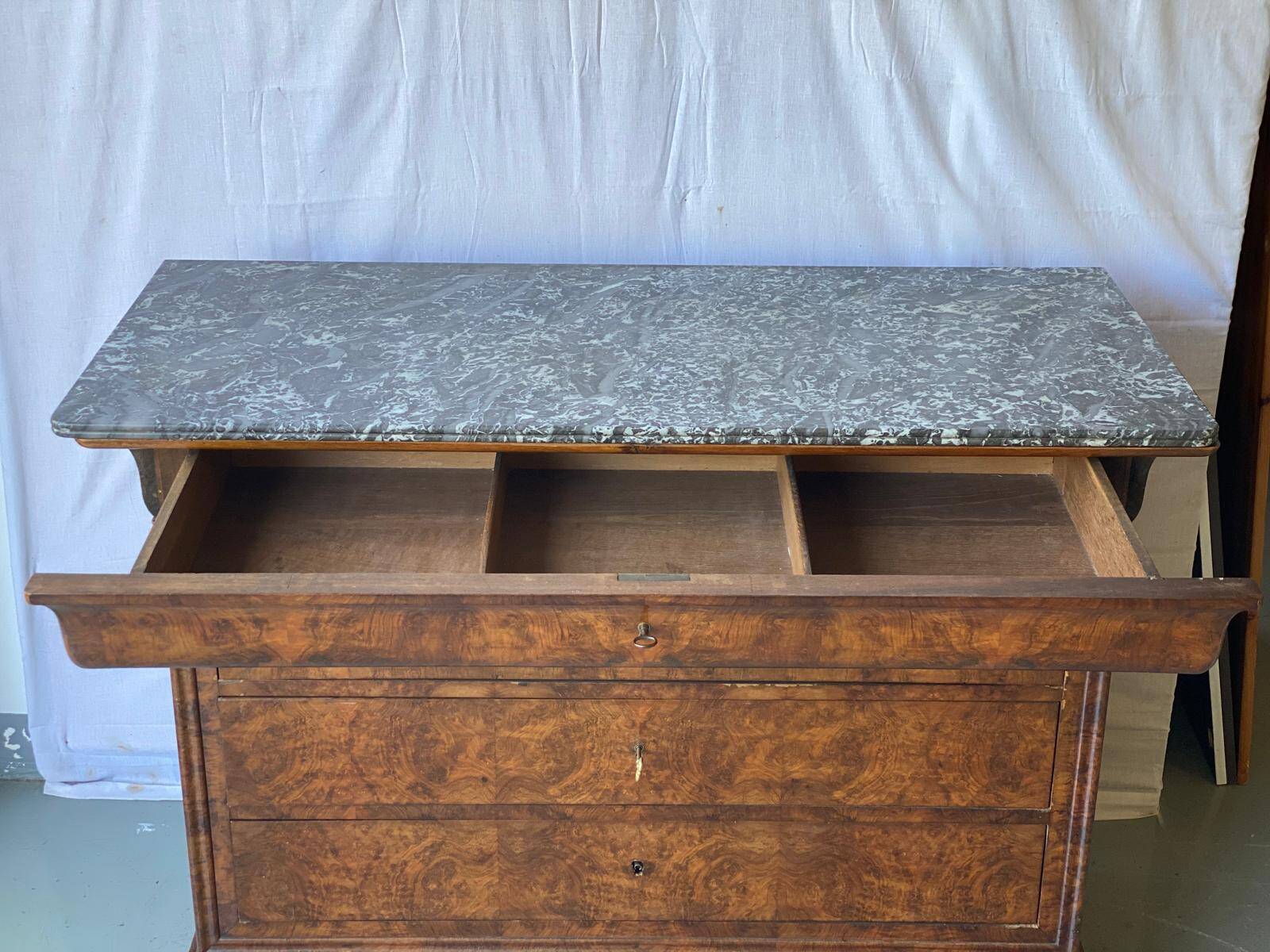 Vintage Louis Philippe chest of drawers in burr walnut and gray marble