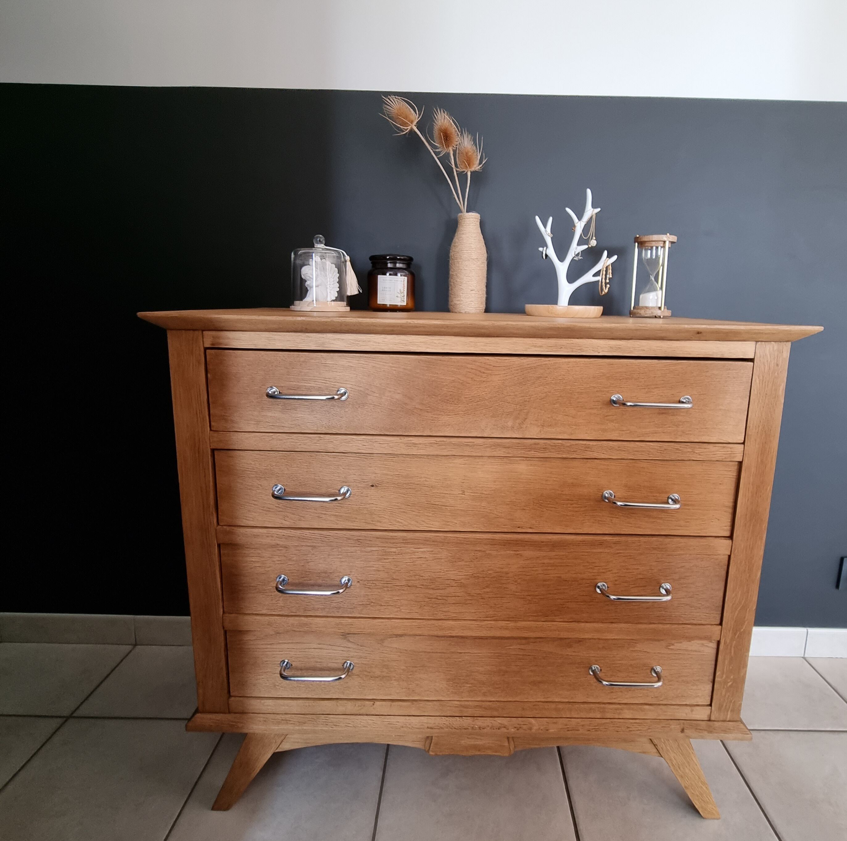 Vintage chest of drawers style 50s