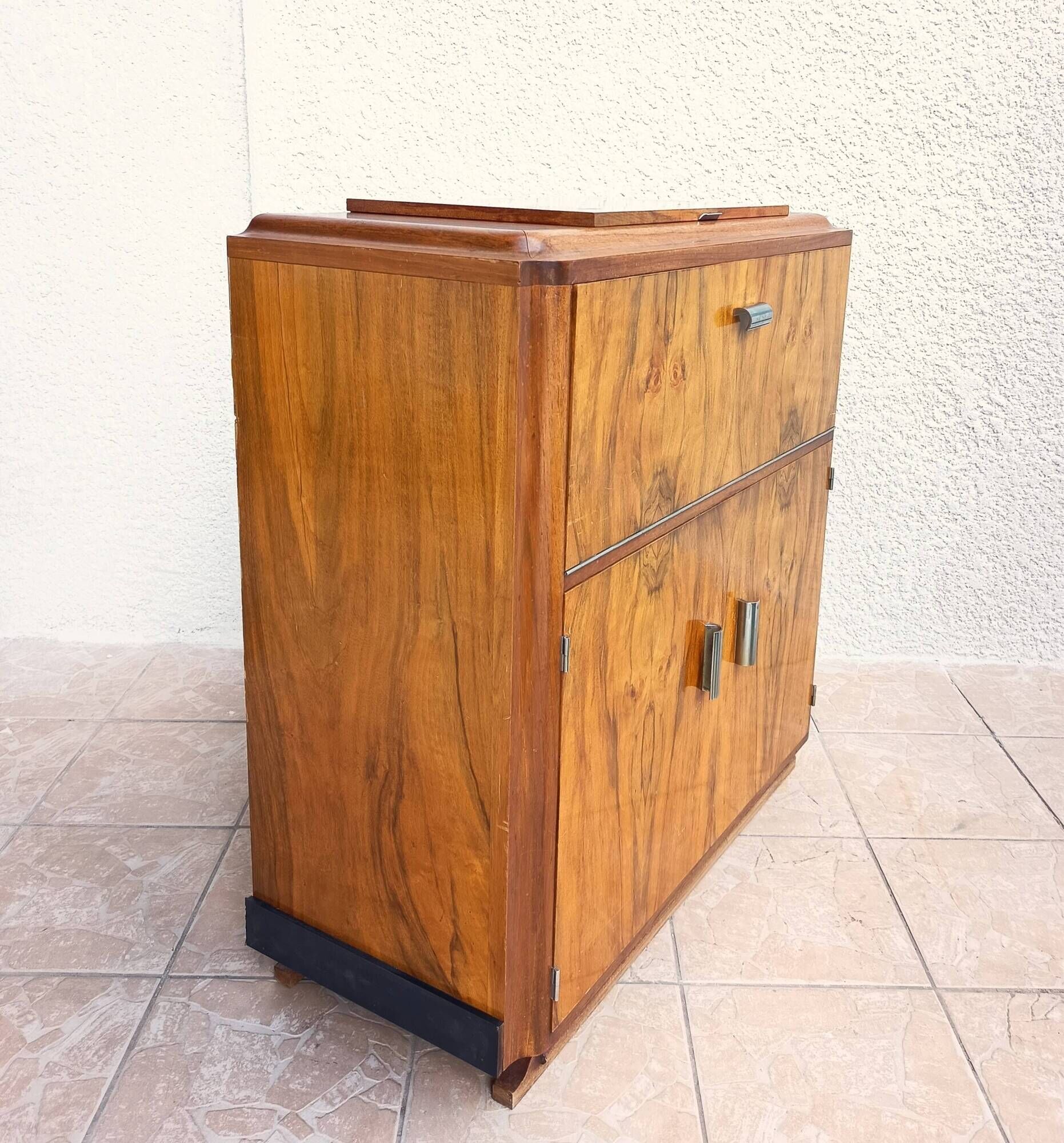 Art Deco walnut burl bar