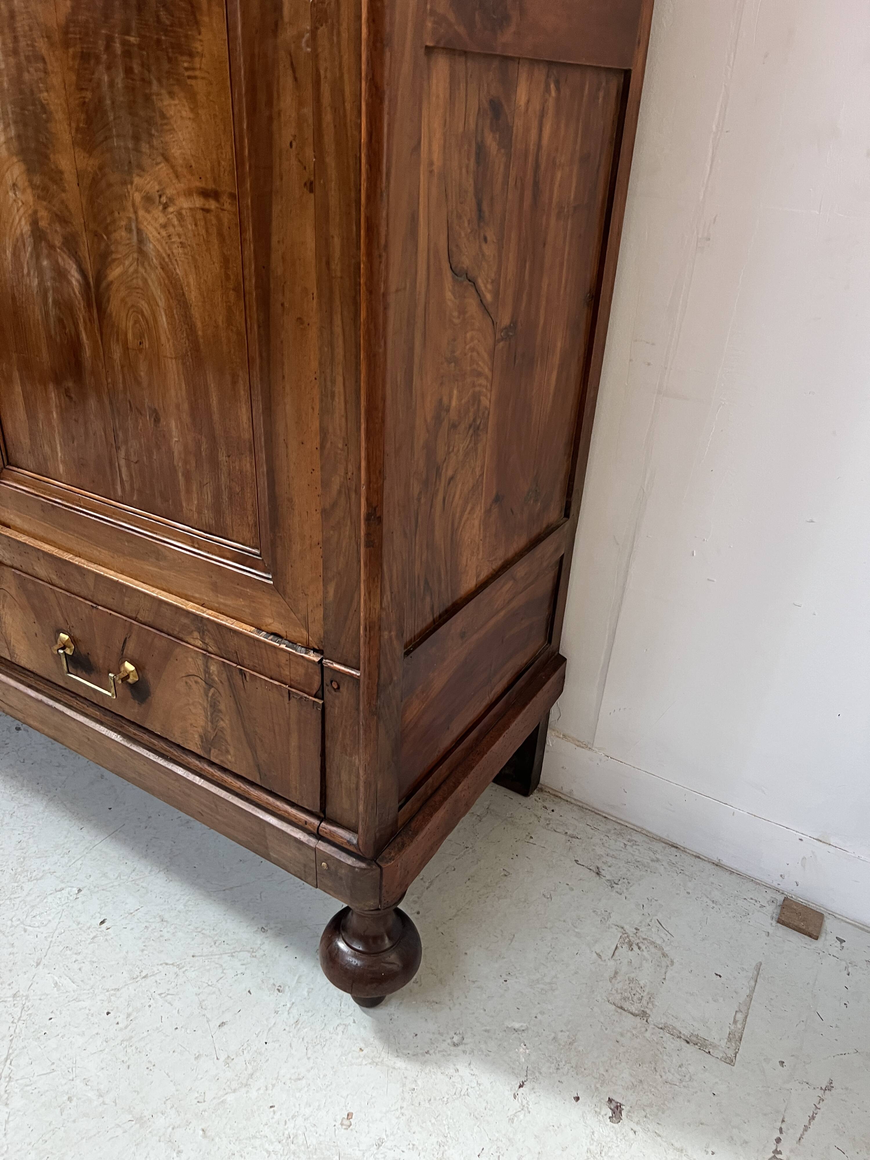 Napoleon III style wardrobe in solid walnut, 19th century