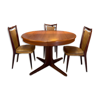 Oval Scandinavian table