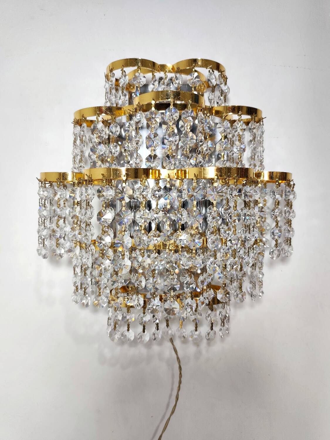 Applique du classique classique des cristaux. Espagne, années 1980.