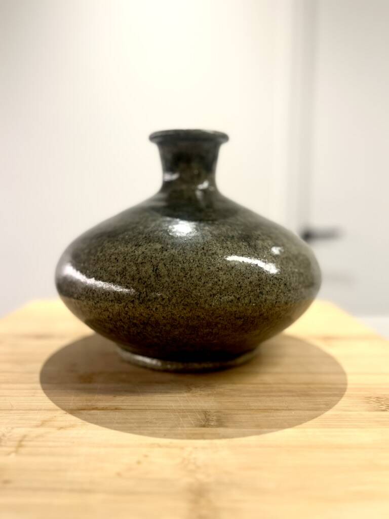Accolay ceramic vase