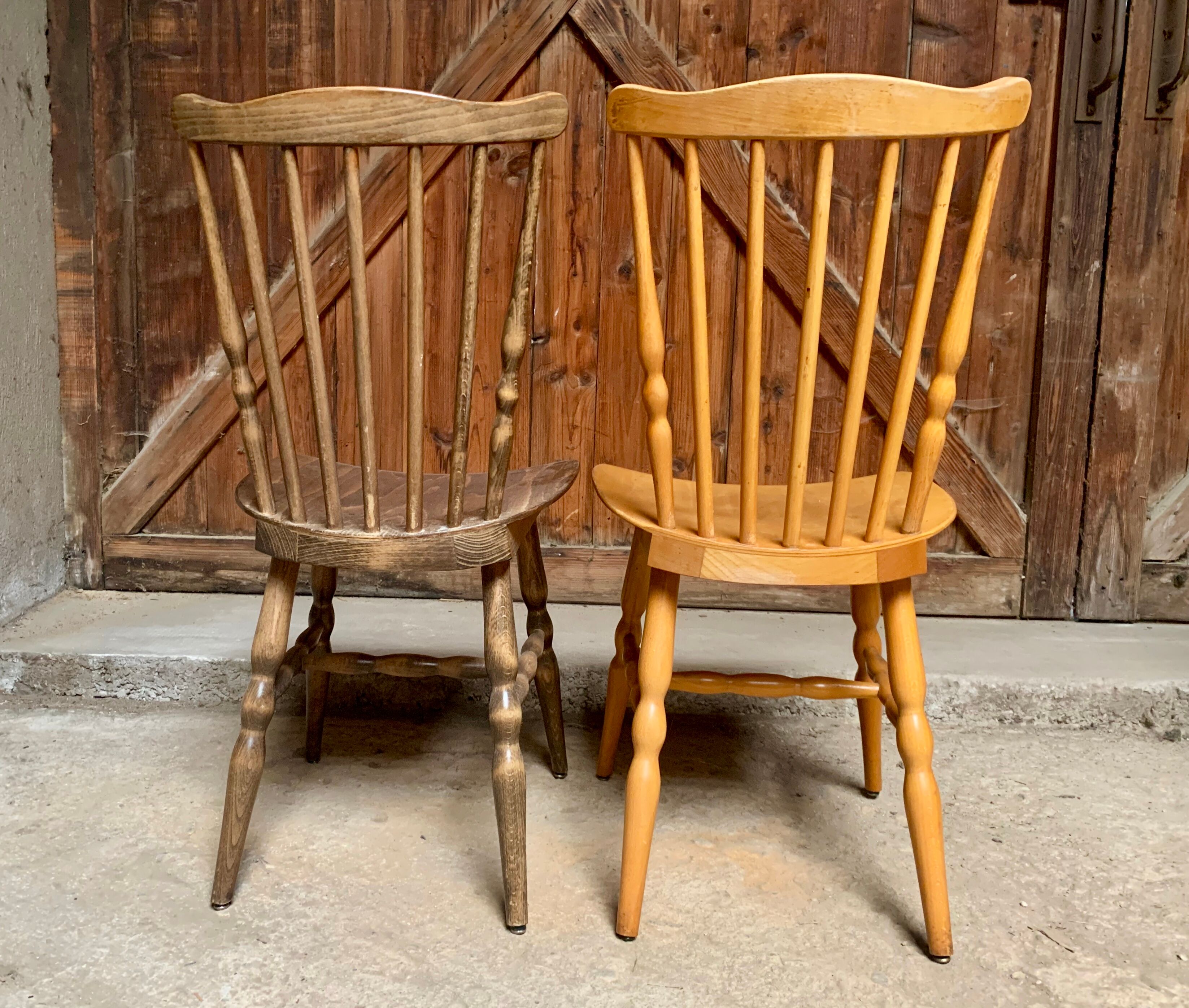 Series lot of 8 chairs bistrot Baumann modele menuet light wood dark wood