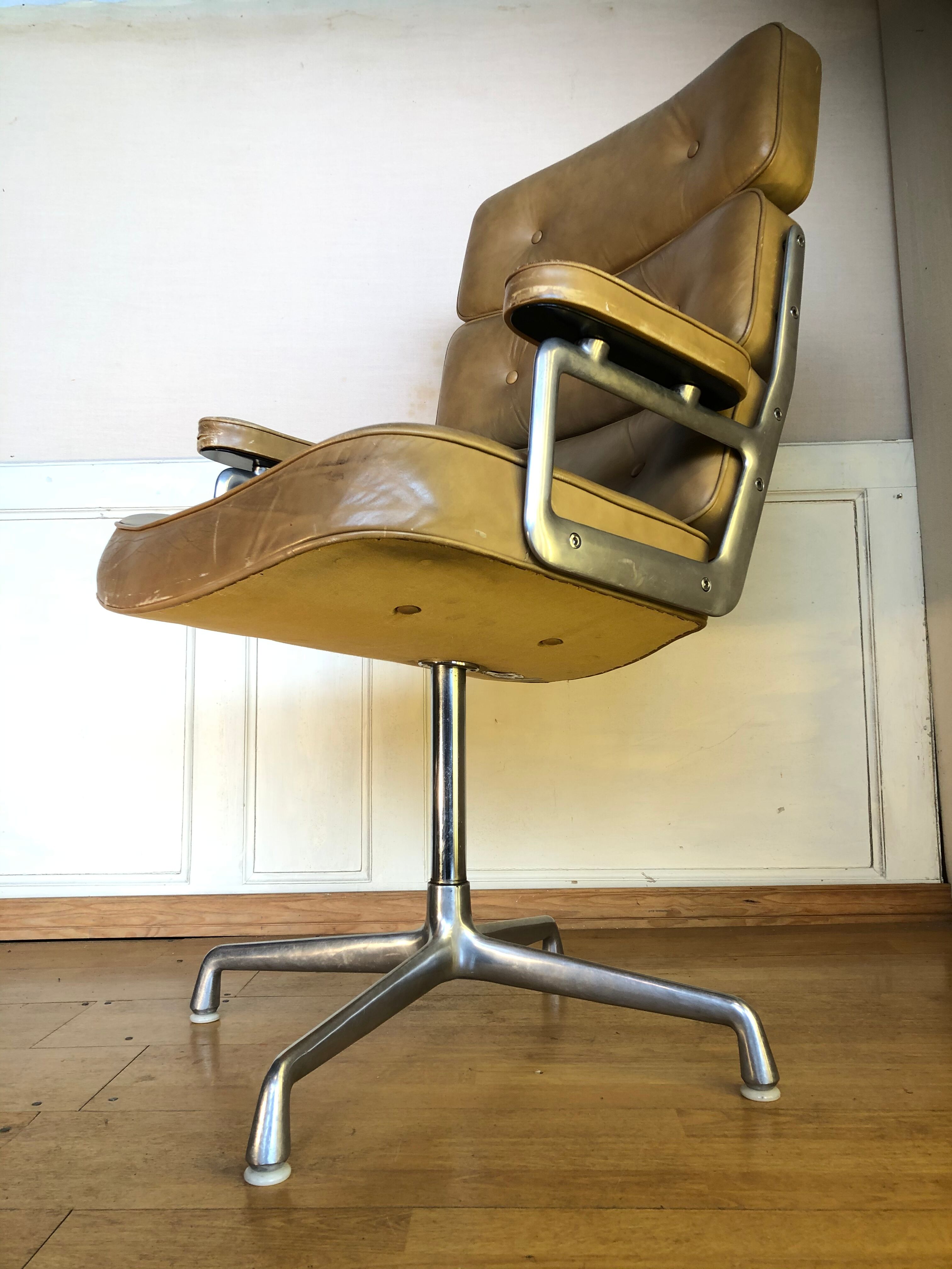Armchair Lobby hightback eames Herman miller