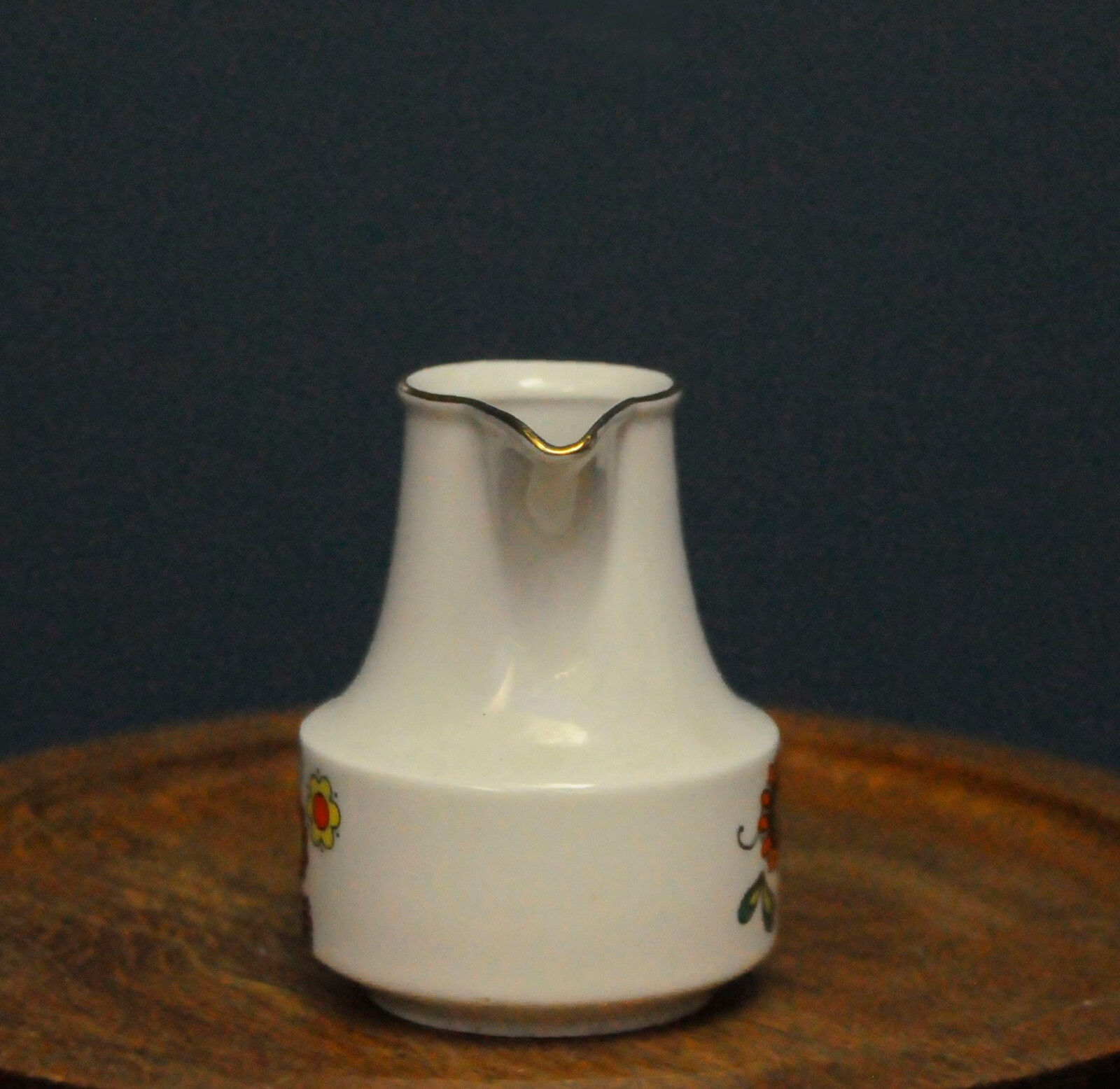 Milk pot Signed Porzellanfabrik Henneberg