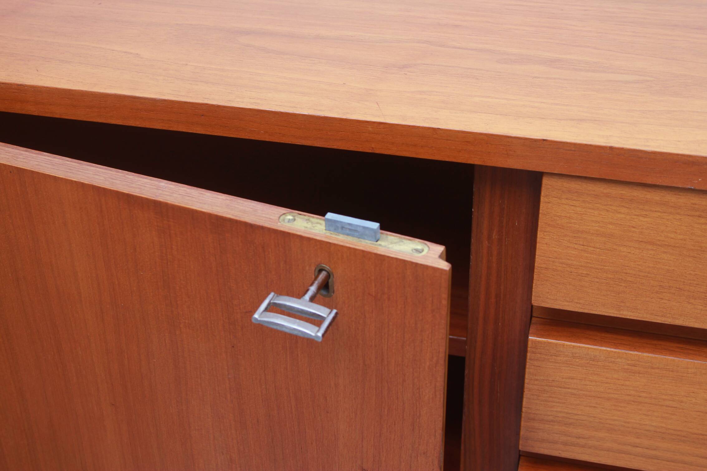 1960s sideboard in walnut XL