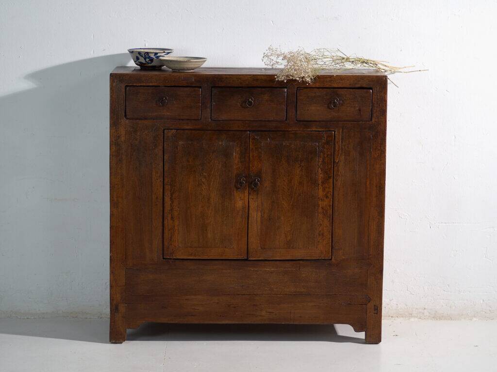 Pine buffet with three drawers and two doors – China, circa 1950