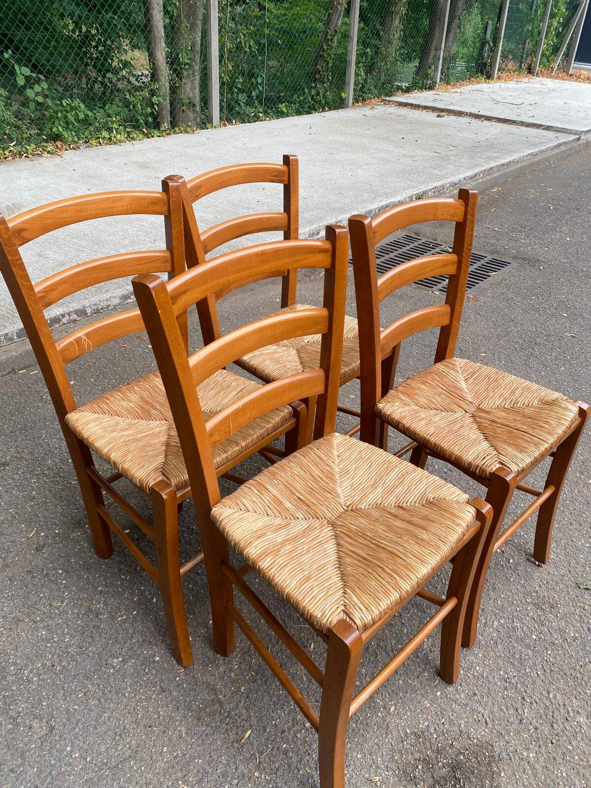 4 chaises de cuisine en bois massif paillées dossier échelle 1980