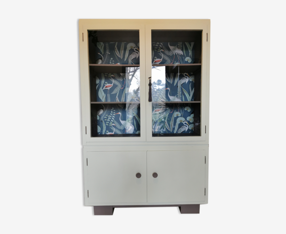 Vintage showcase