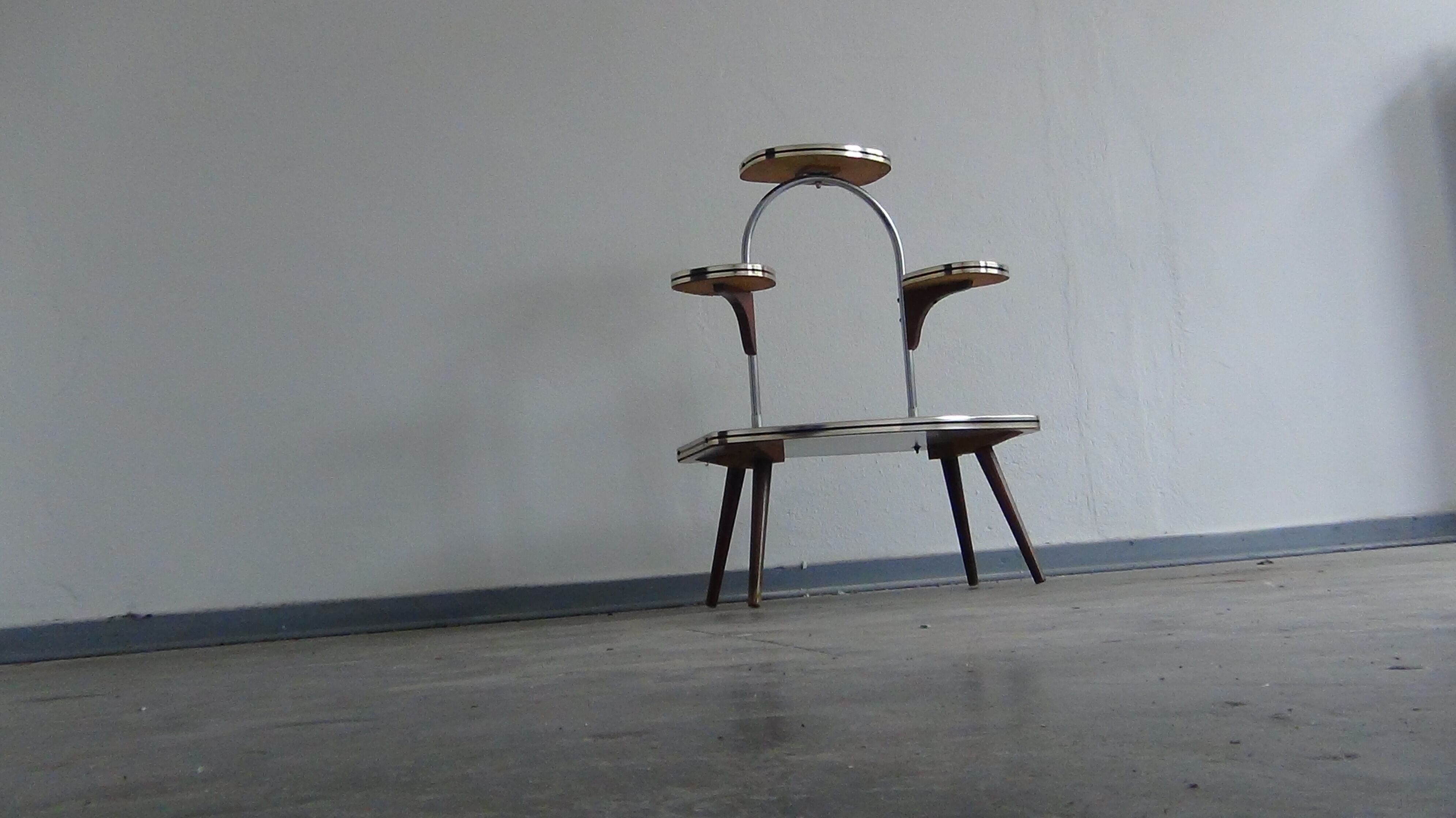Vintage 50s flower table