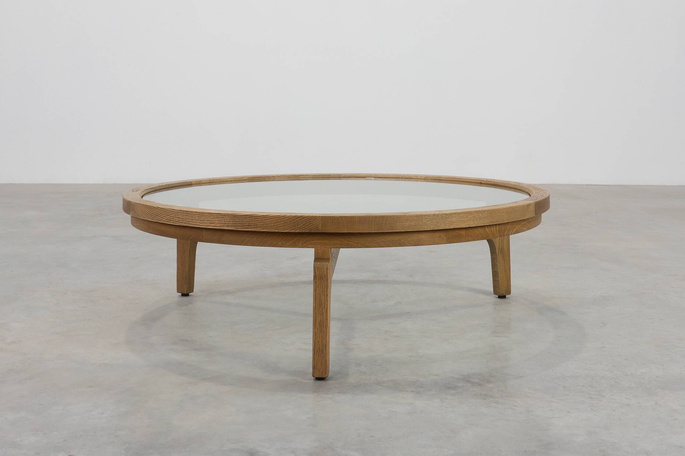Table moderne en bois de cèdre et verre, Italie fin du 20e siècle