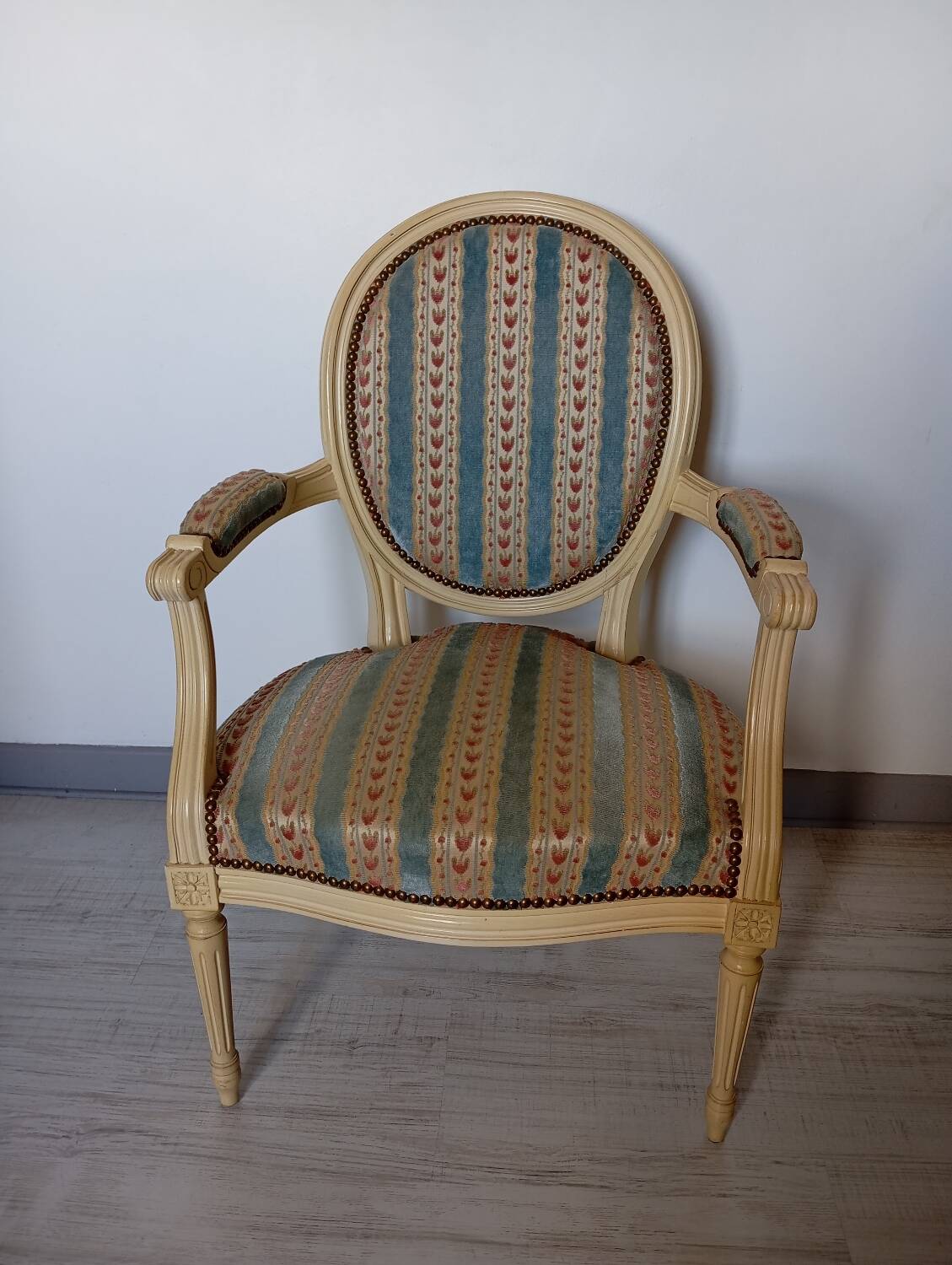 Fauteuil style Louis XVI
